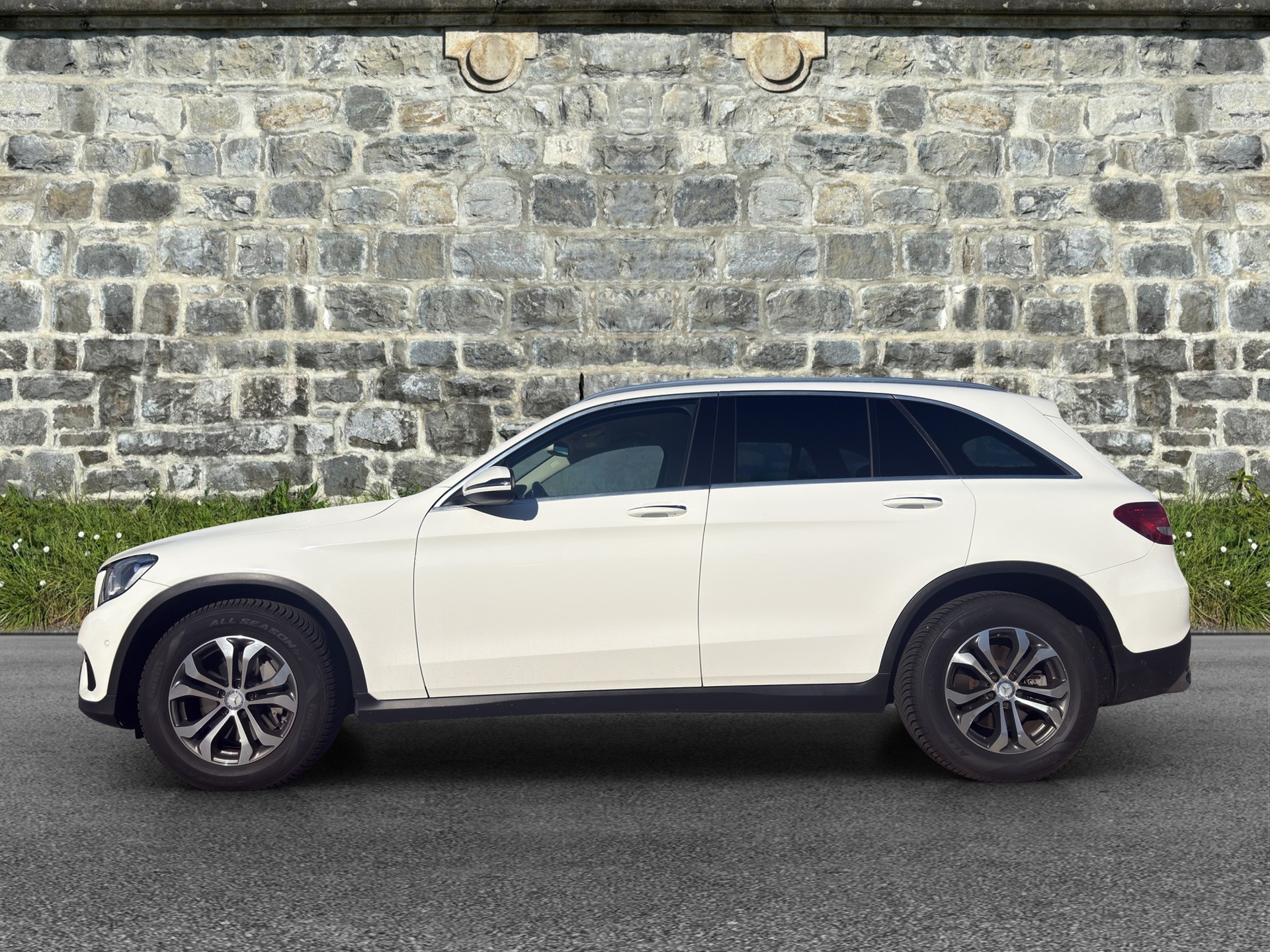 MERCEDES-BENZ GLC 220 d 4Matic 9G-Tronic-image-2