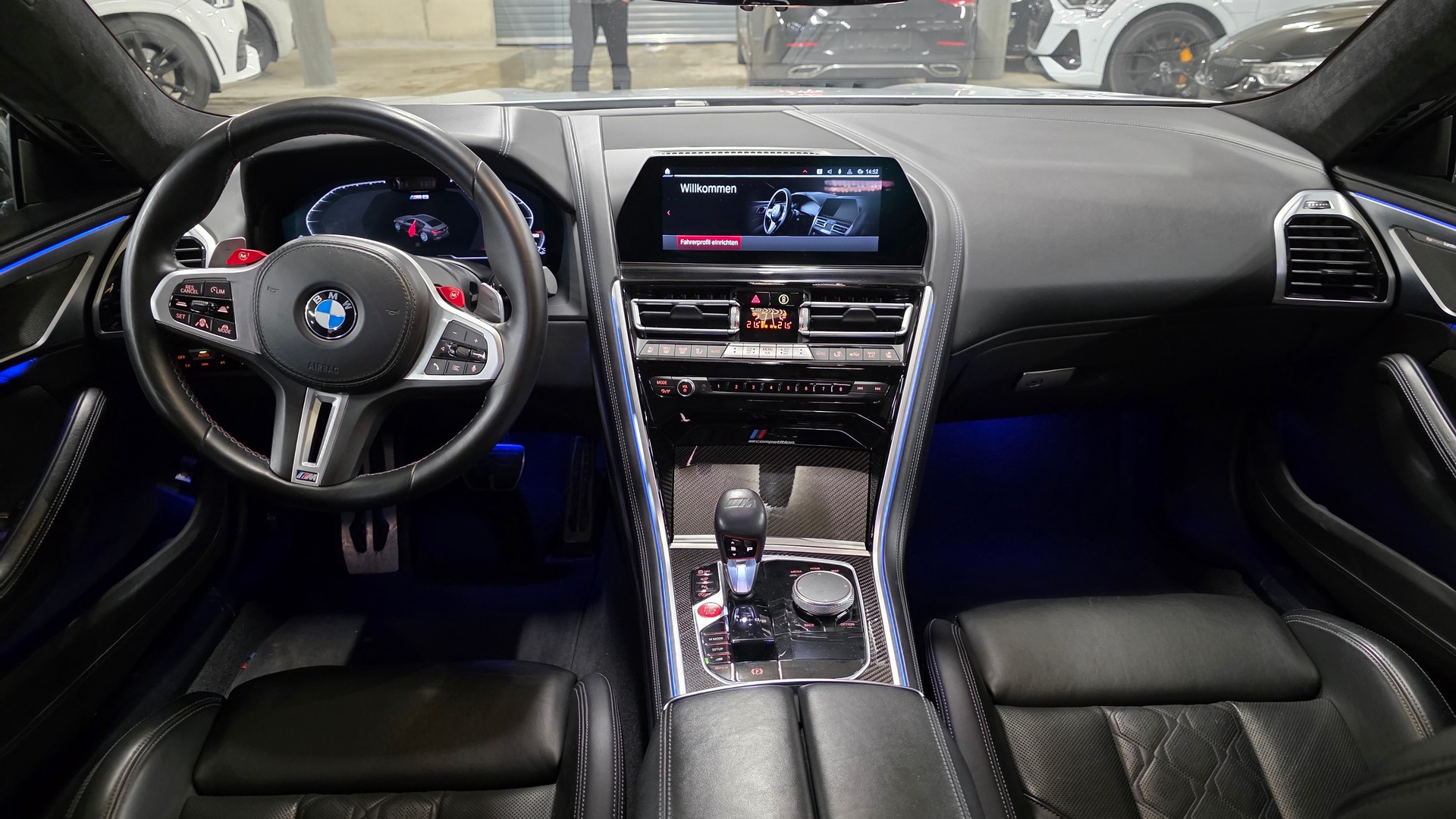 BMW M8 xDrive M Competition Steptronic-image-10
