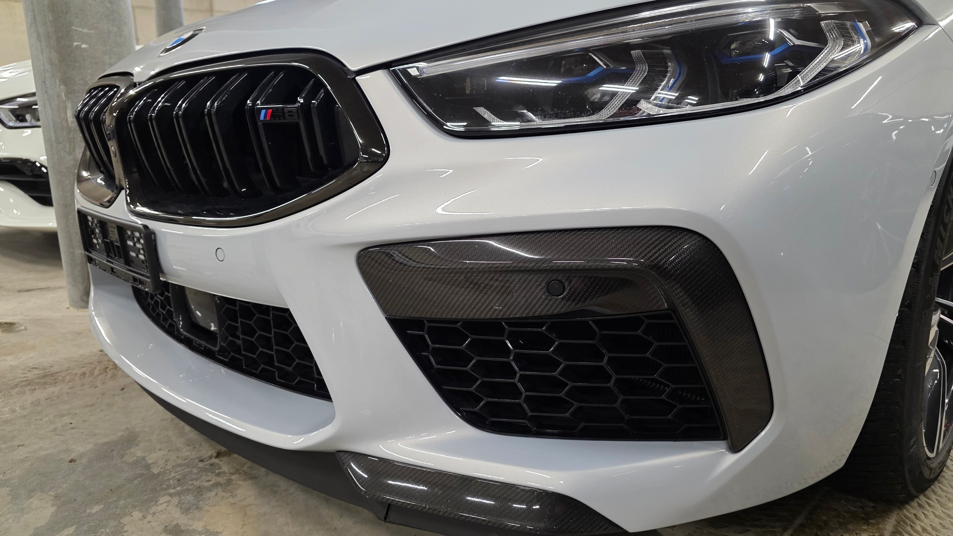 BMW M8 xDrive M Competition Steptronic-image-8