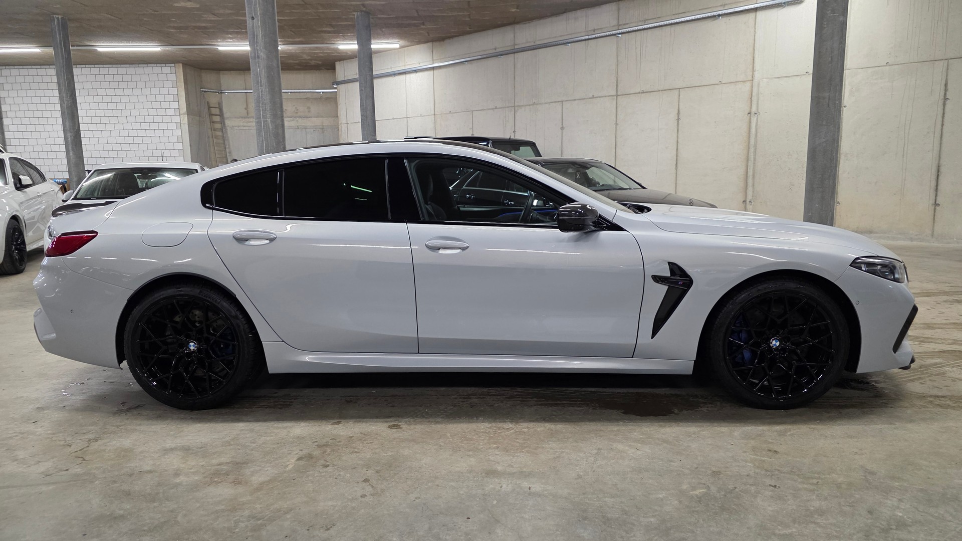 BMW M8 xDrive M Competition Steptronic-image-4