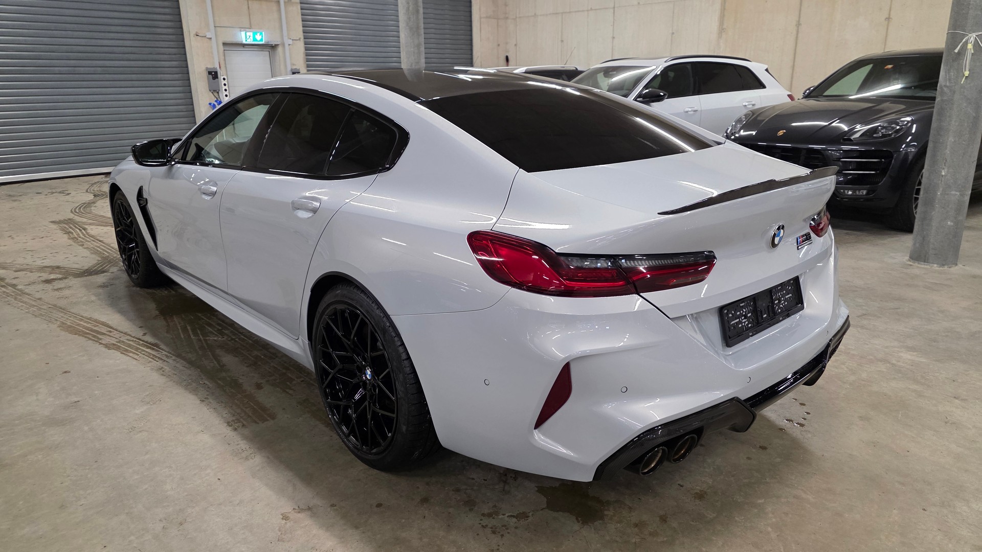 BMW M8 xDrive M Competition Steptronic-image-2