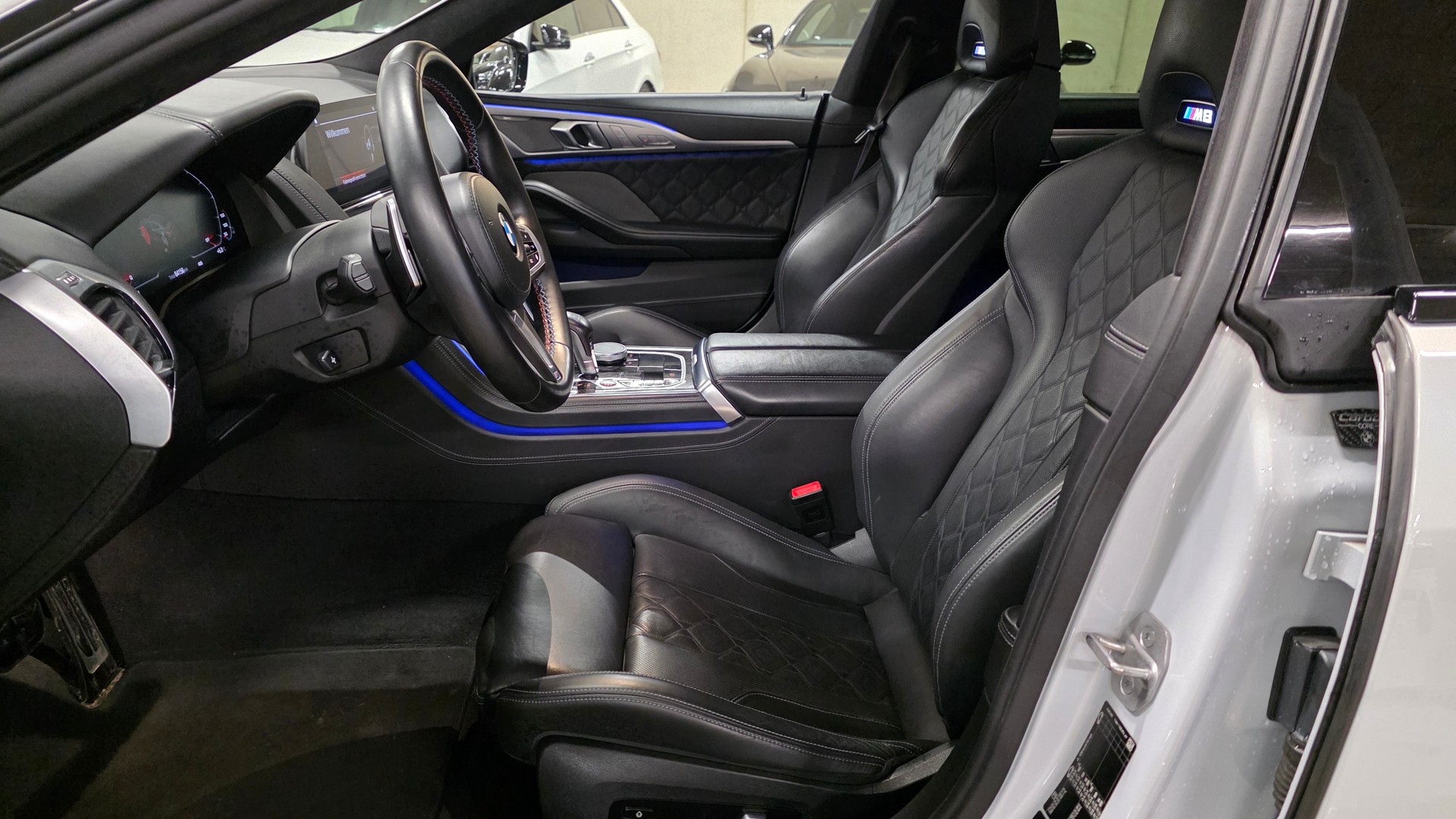 BMW M8 xDrive M Competition Steptronic-image-12