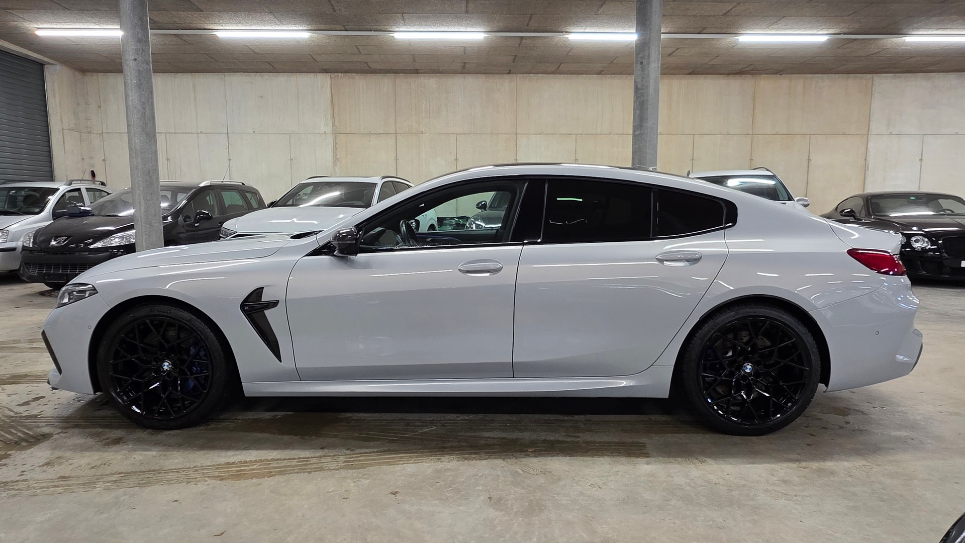 BMW M8 xDrive M Competition Steptronic-image-1