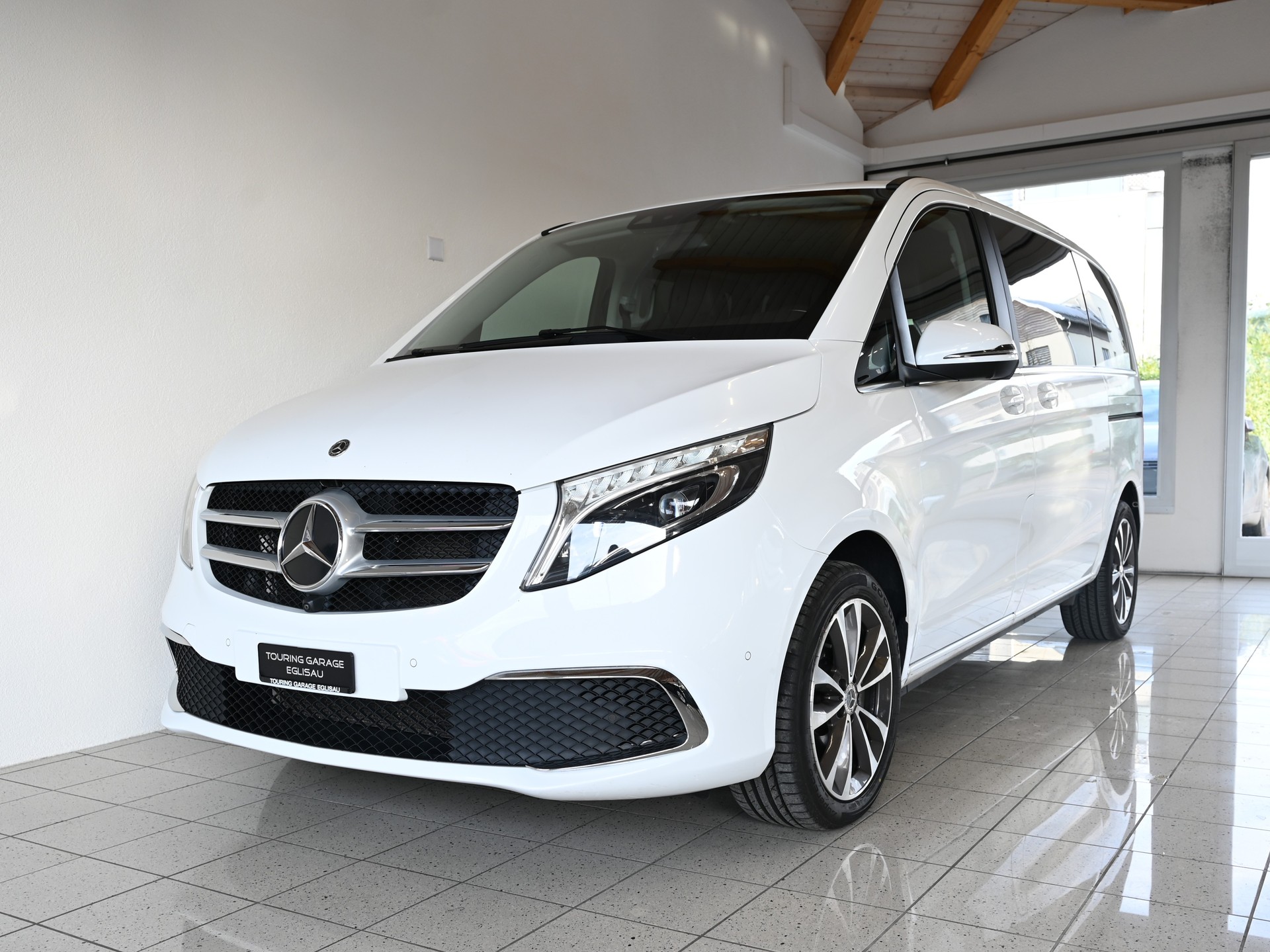 MERCEDES-BENZ V 300 d Avantgarde kurz 4matic Van-showroom-element-1