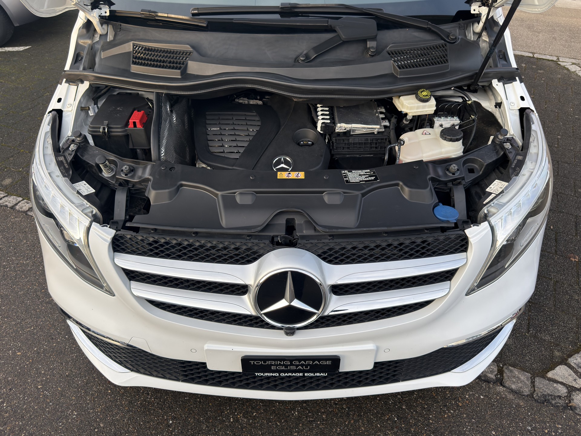 MERCEDES-BENZ V 300 d Avantgarde kurz 4matic Van-image-25