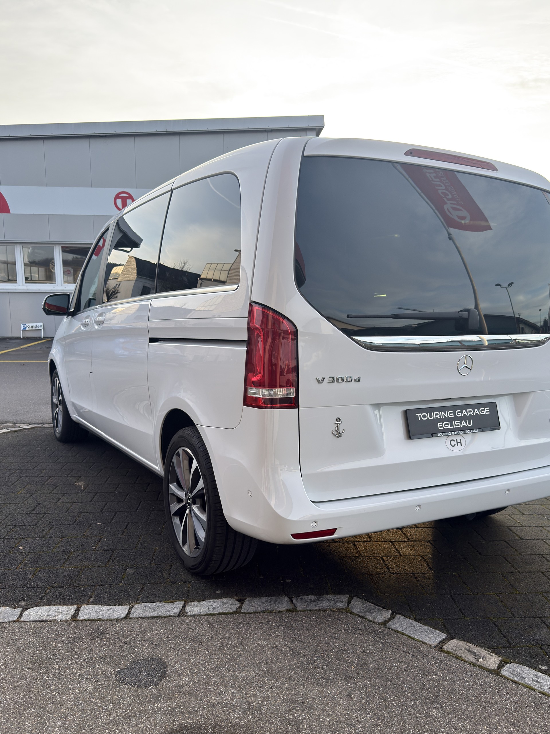 MERCEDES-BENZ V 300 d Avantgarde kurz 4matic Van-image-28