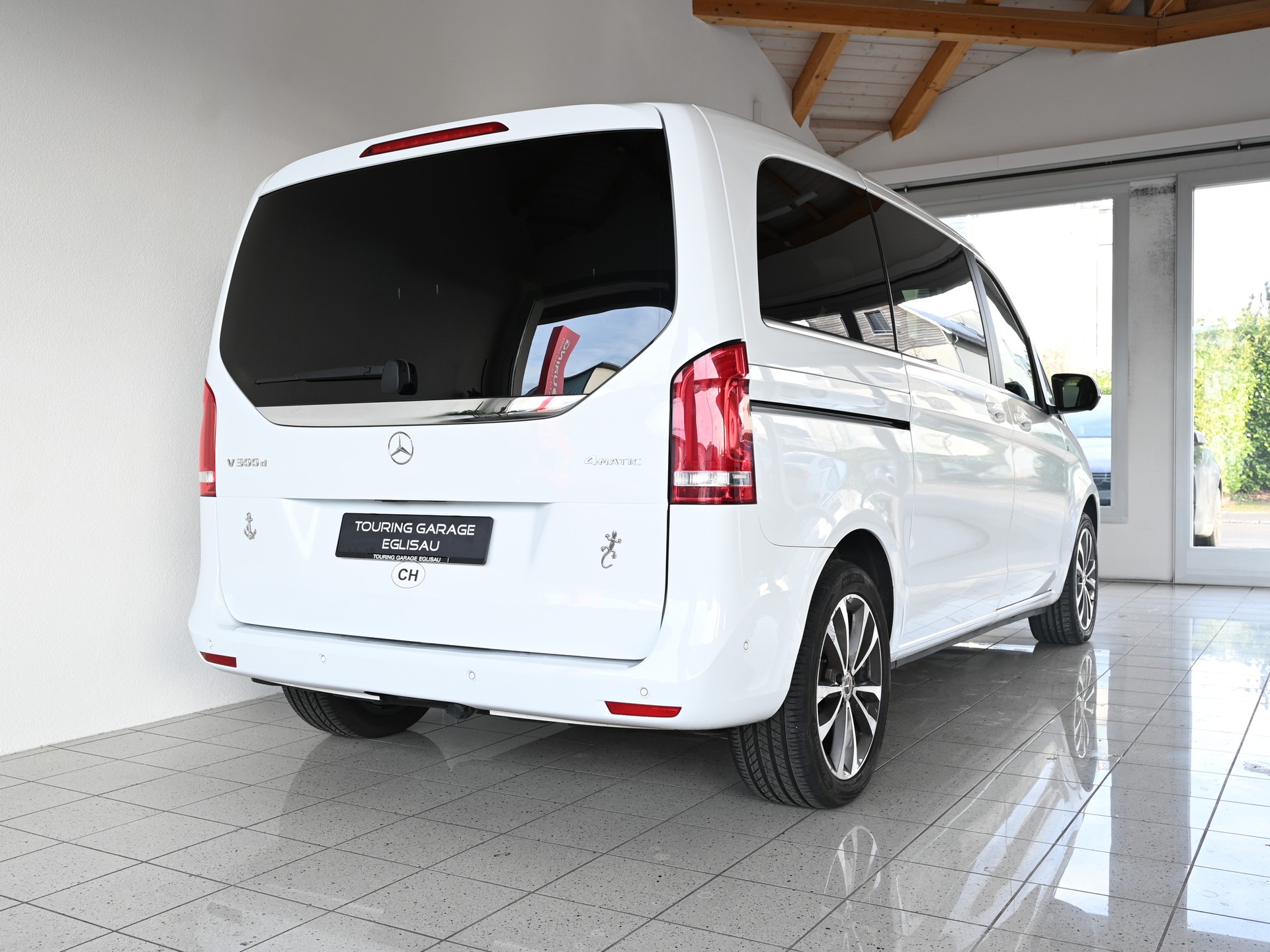 MERCEDES-BENZ V 300 d Avantgarde kurz 4matic Van-image-6