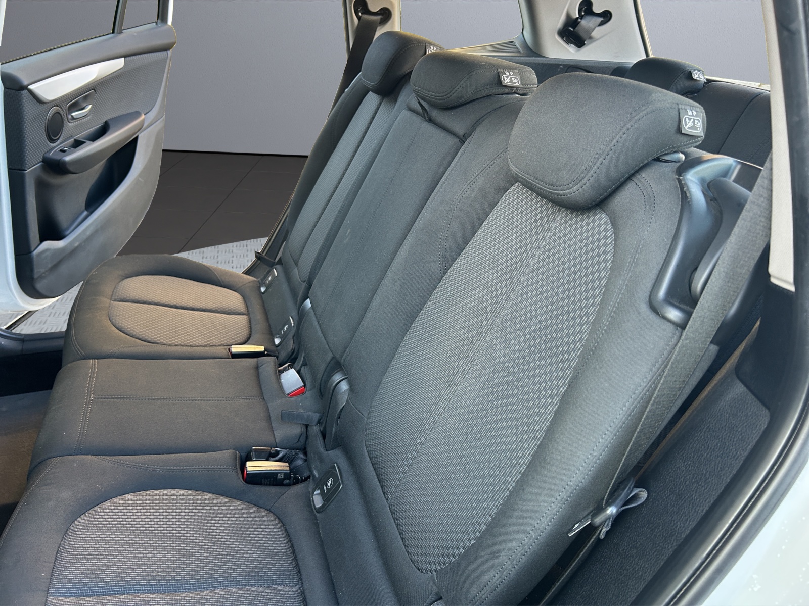 BMW 218d xDrive Gran Tourer Steptronic-image-23