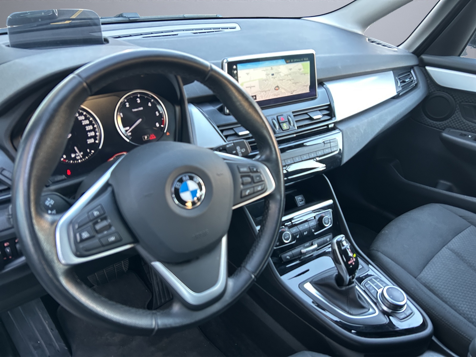 BMW 218d xDrive Gran Tourer Steptronic-image-25