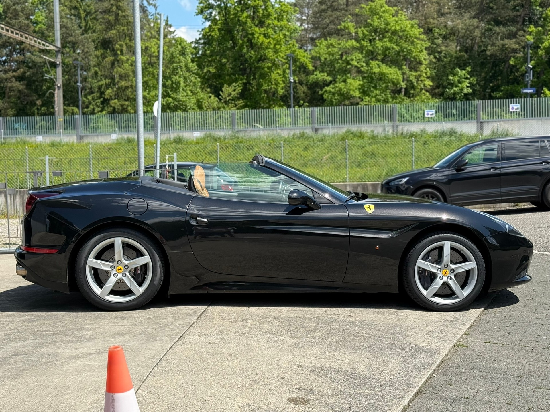 FERRARI California 3.9 V8 T-showroom-element-3