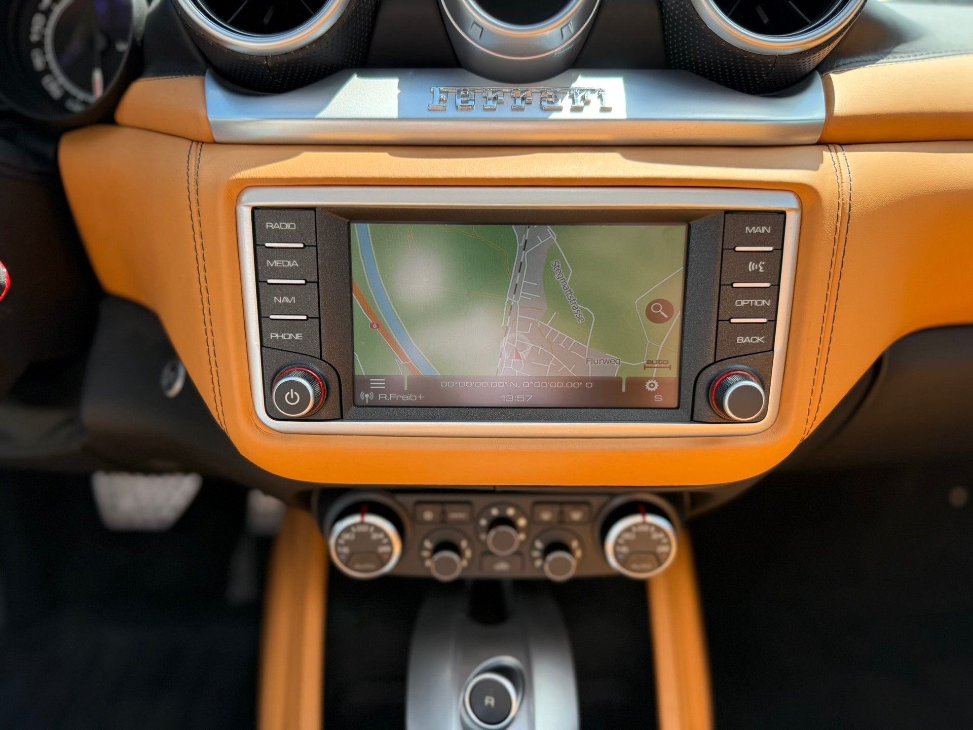 FERRARI California 3.9 V8 T-image-14