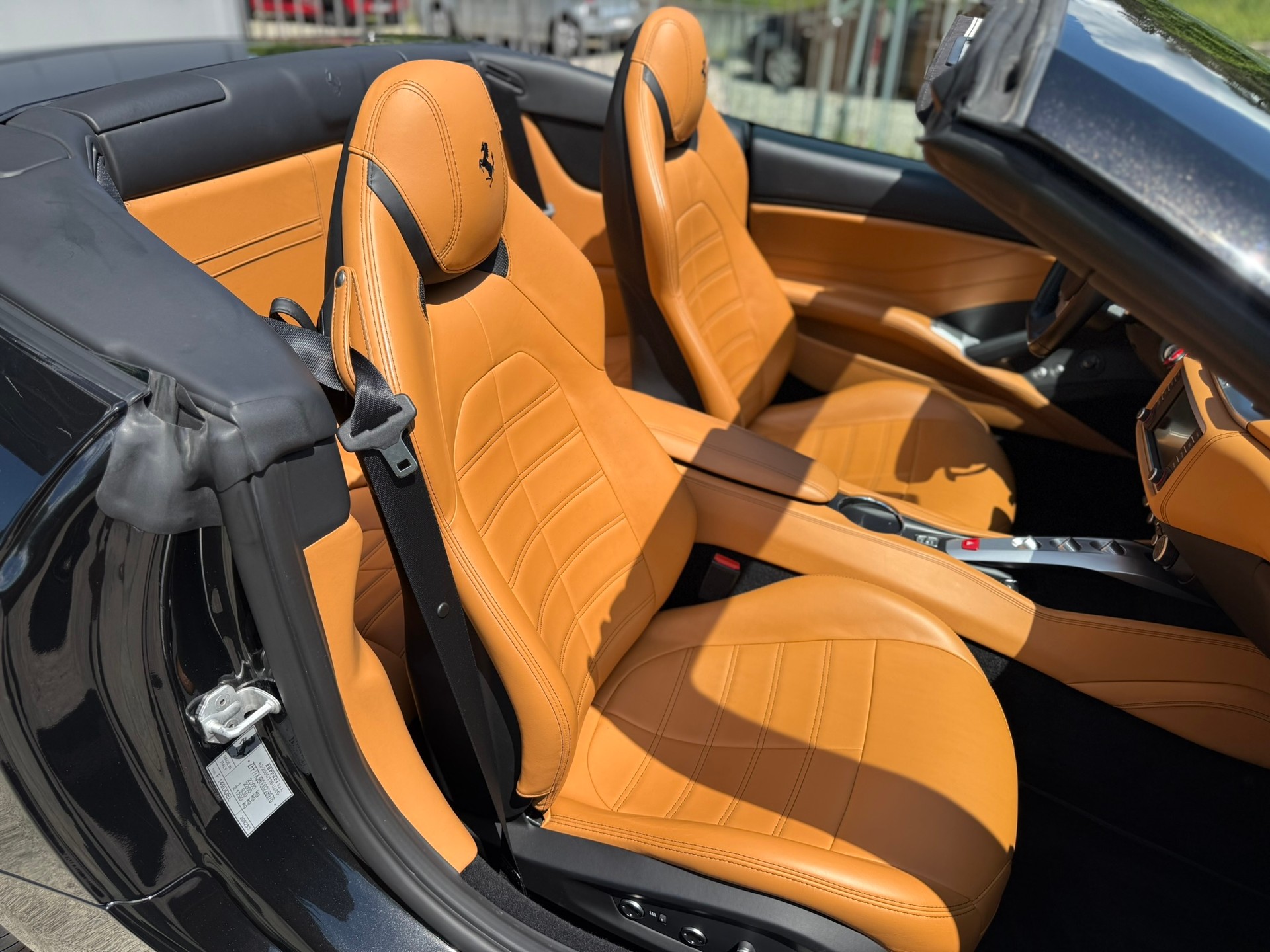 FERRARI California 3.9 V8 T-image-18