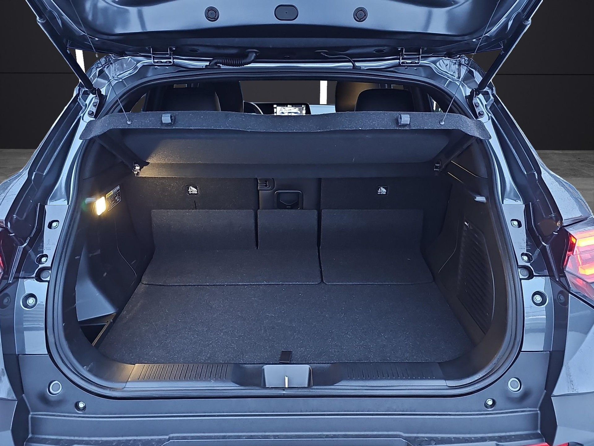 SUZUKI e Vitara Compact Top 4x4-image-12