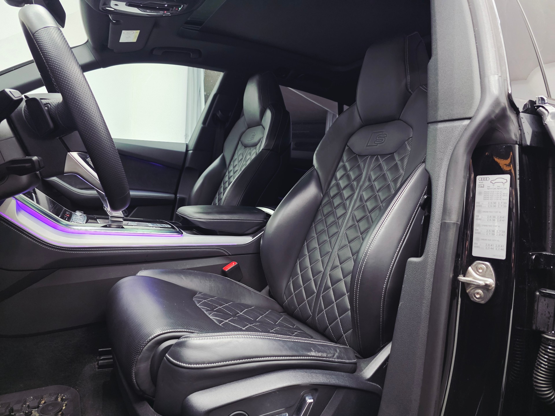 AUDI Q8 60 TFSI e quattro PHEV tiptronic*VOLL-AUSSTATTUNG NP: 153'550*-image-14