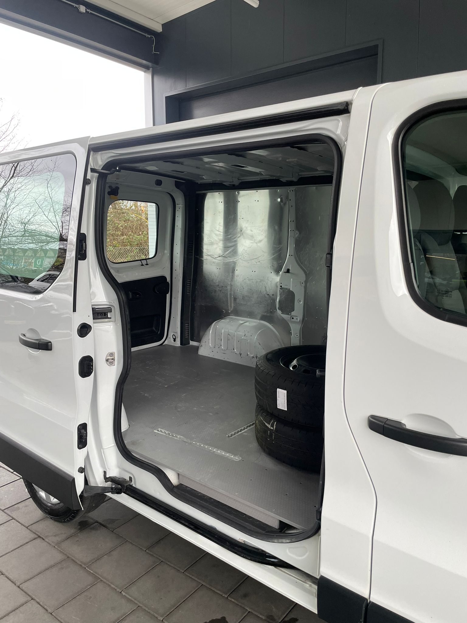 RENAULT Trafic Kaw. 3.0 t L1 H1 2.0 dCi 120 Business-image-6