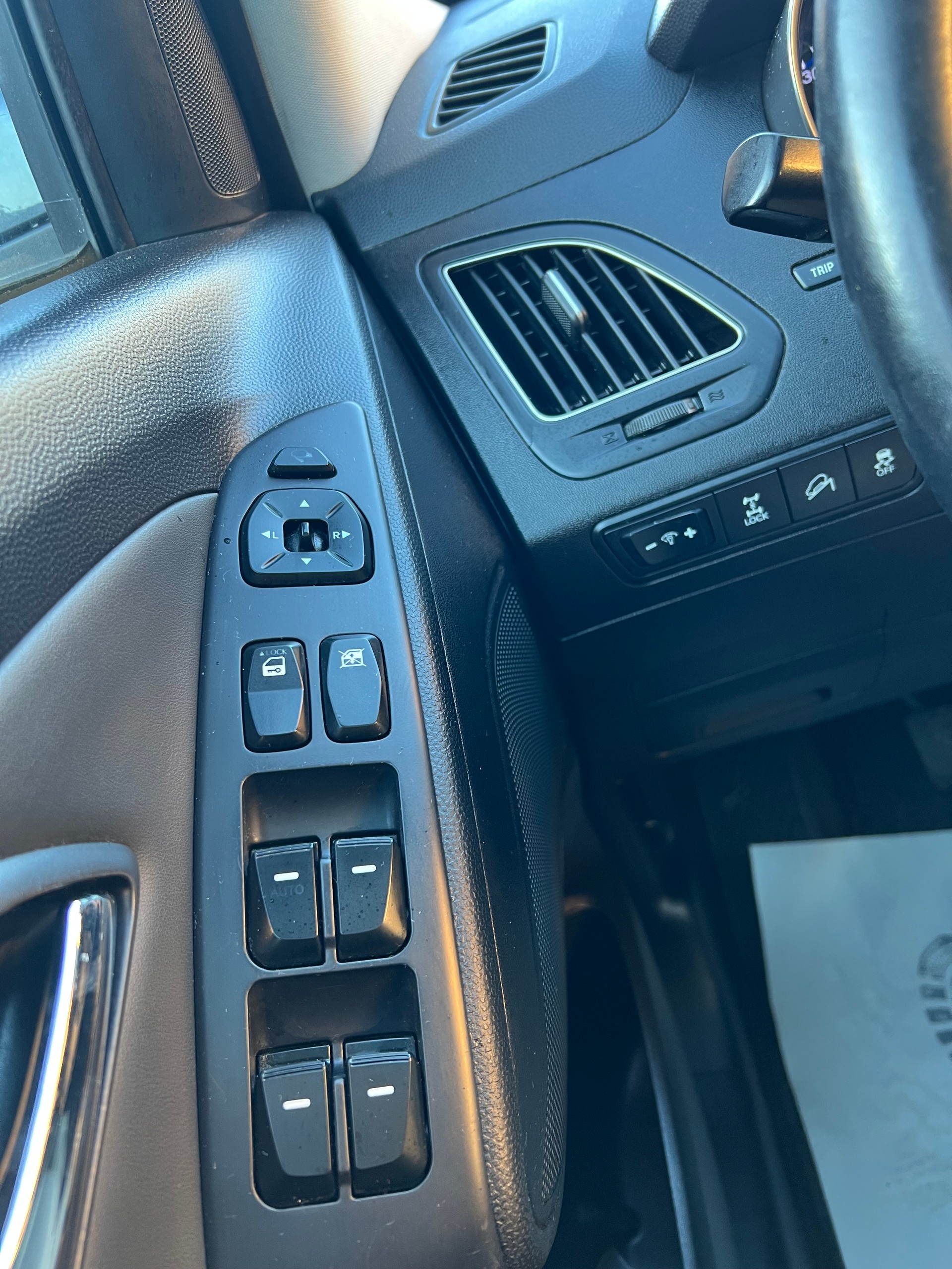 HYUNDAI iX 35 2.0 Premium 4WD-image-13