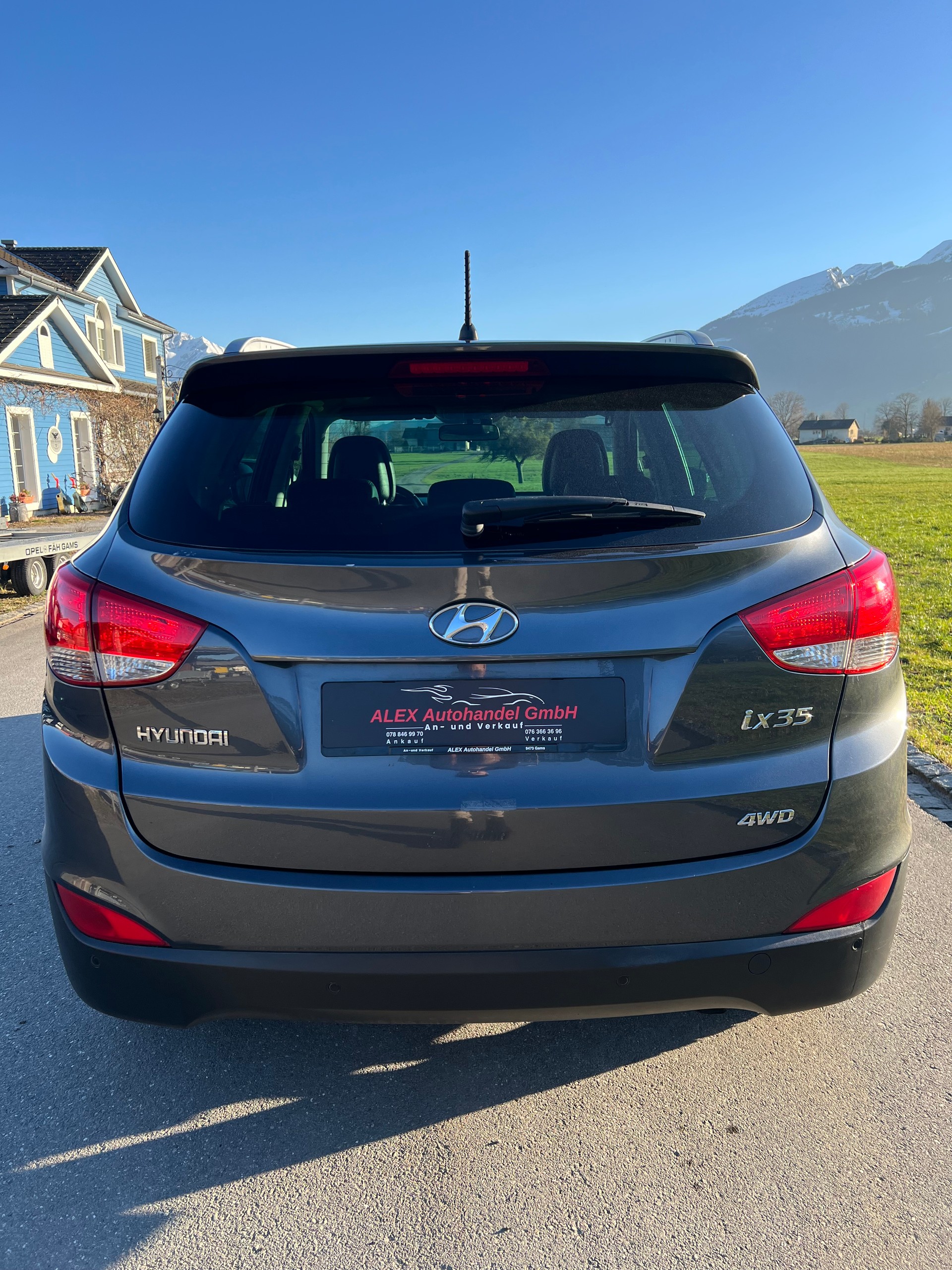 HYUNDAI iX 35 2.0 Premium 4WD-image-4