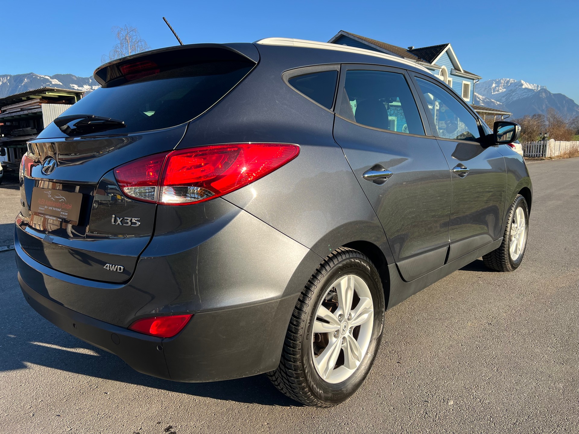 HYUNDAI iX 35 2.0 Premium 4WD-image-6