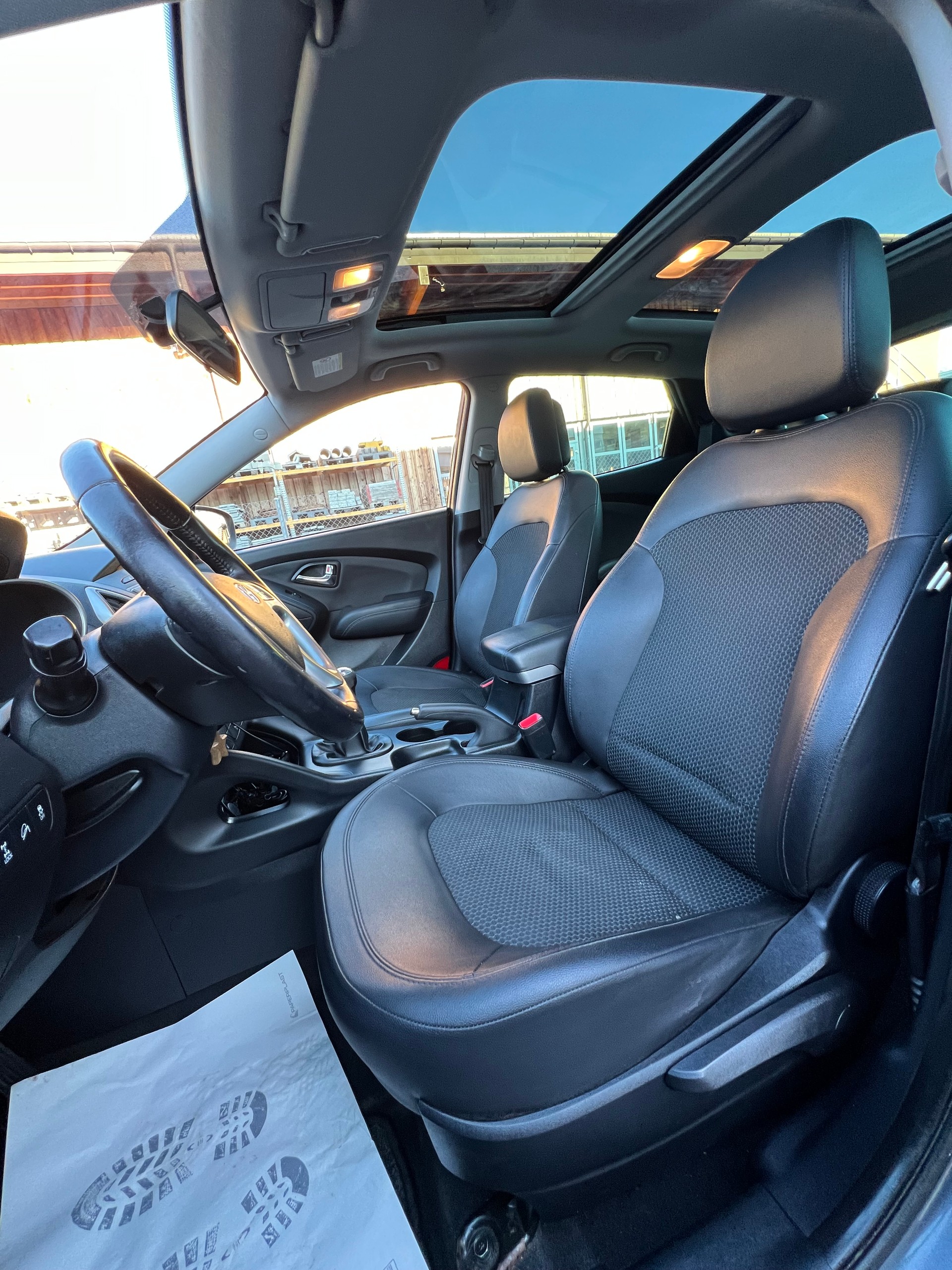 HYUNDAI iX 35 2.0 Premium 4WD-image-9