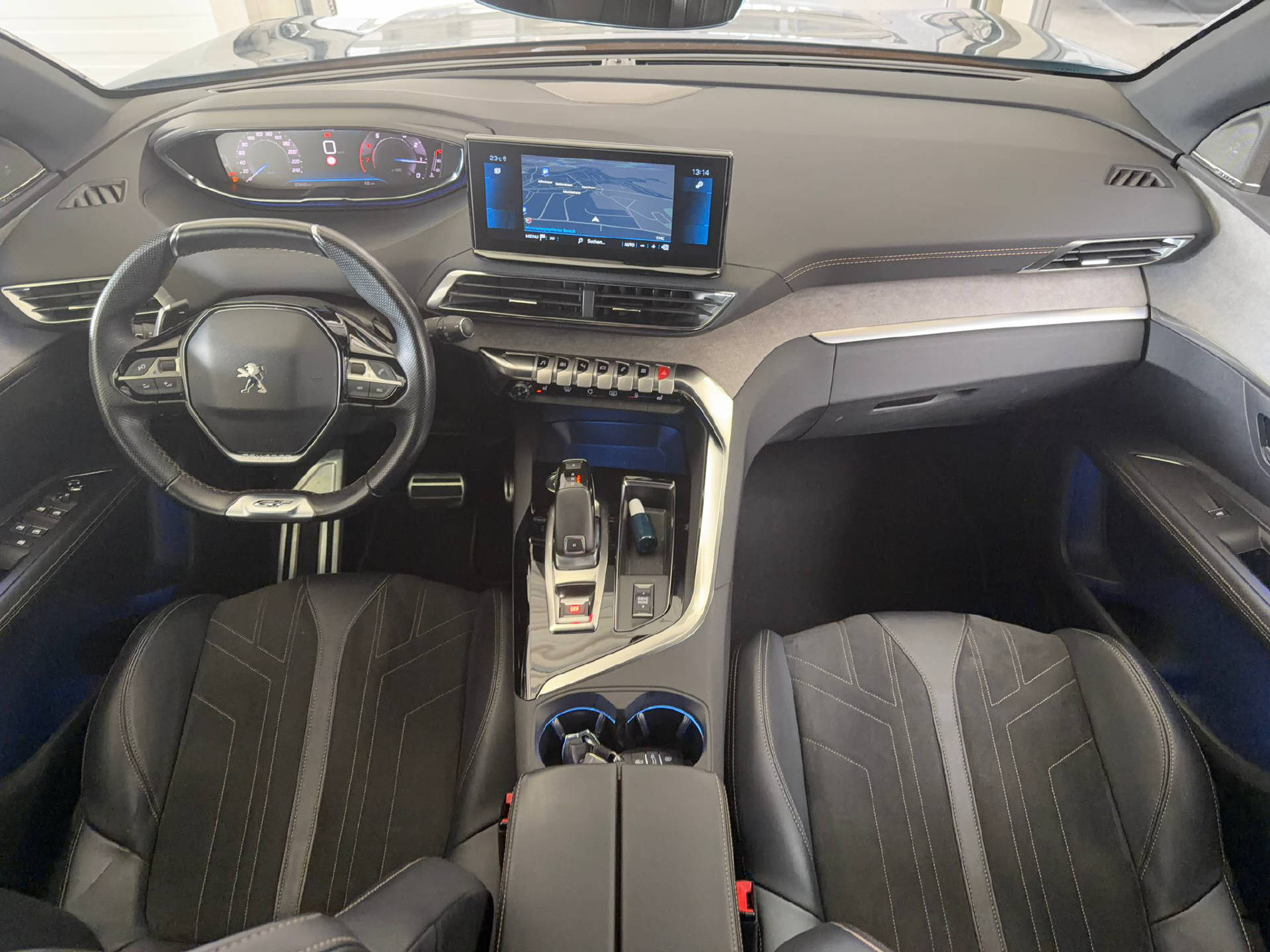 PEUGEOT 3008 1.2 PureTech GT Pack-image-6