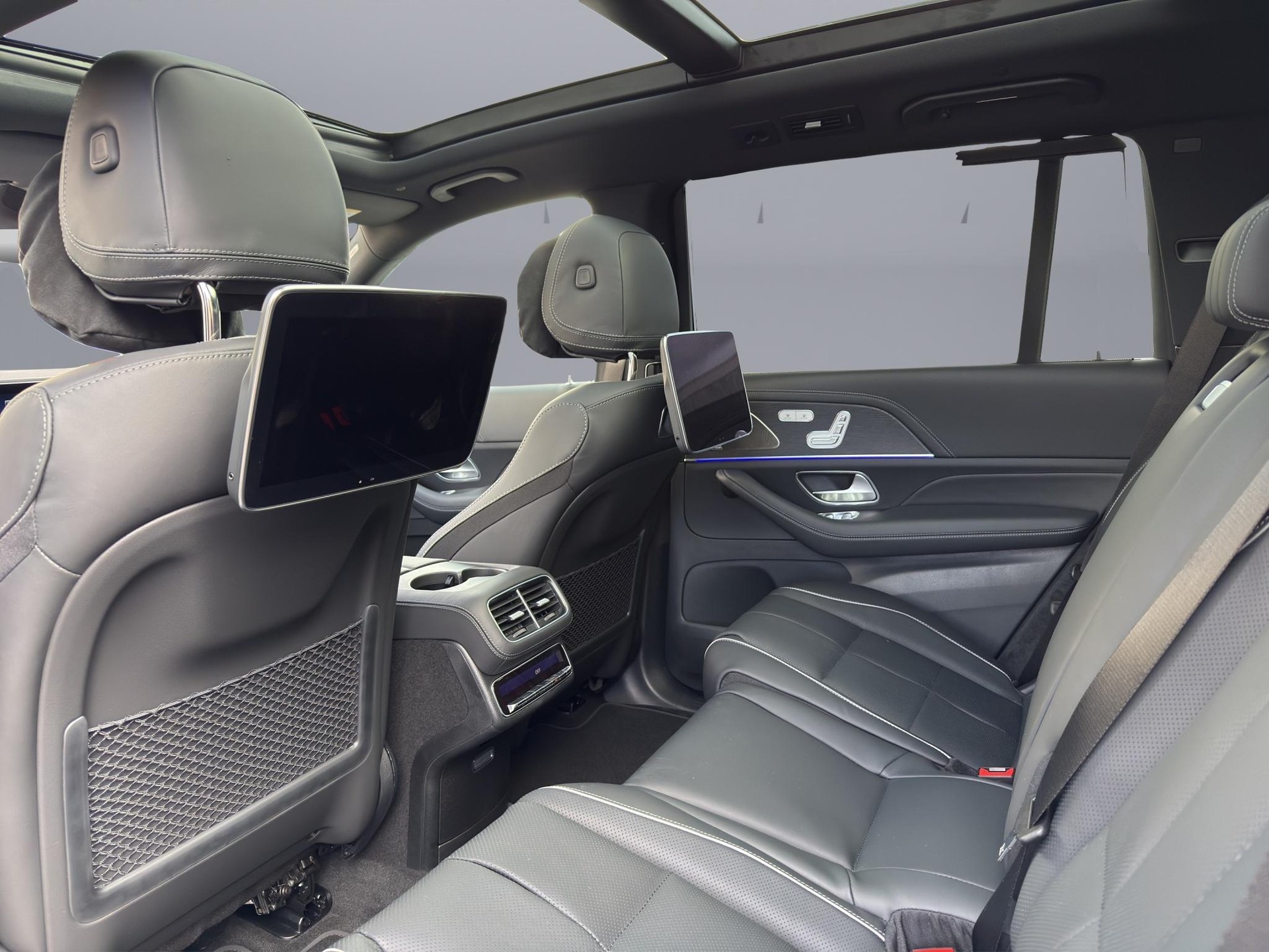 MERCEDES-BENZ GLS 450 d AMG Line 4matic-image-10