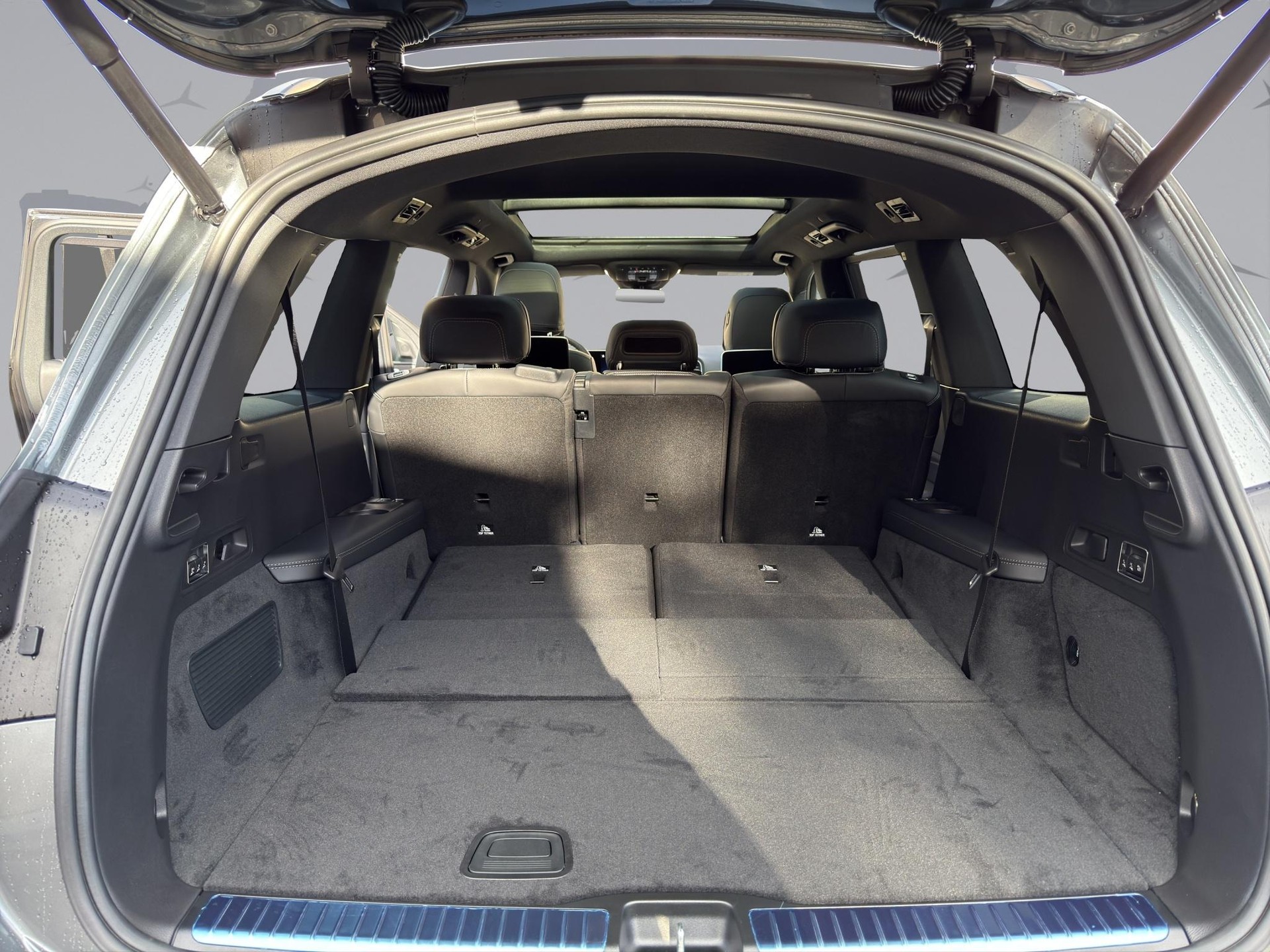 MERCEDES-BENZ GLS 450 d AMG Line 4matic-image-13