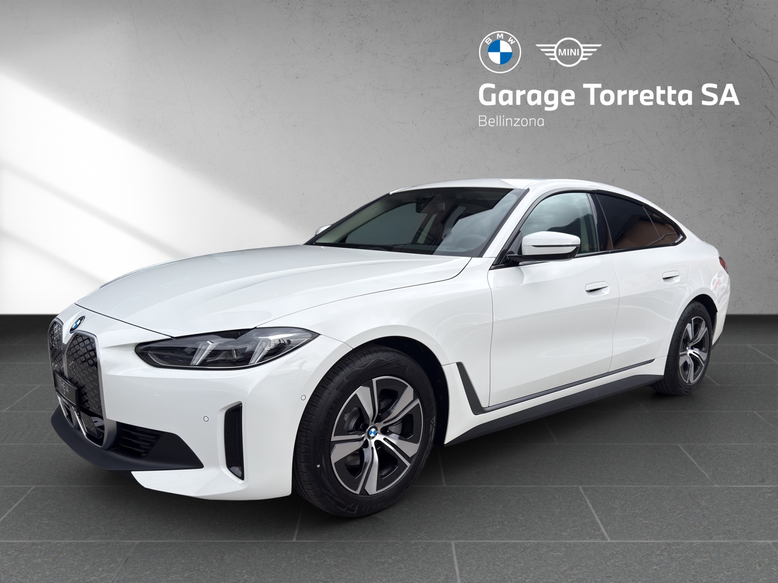 BMW i4 eDrive 40-image-0