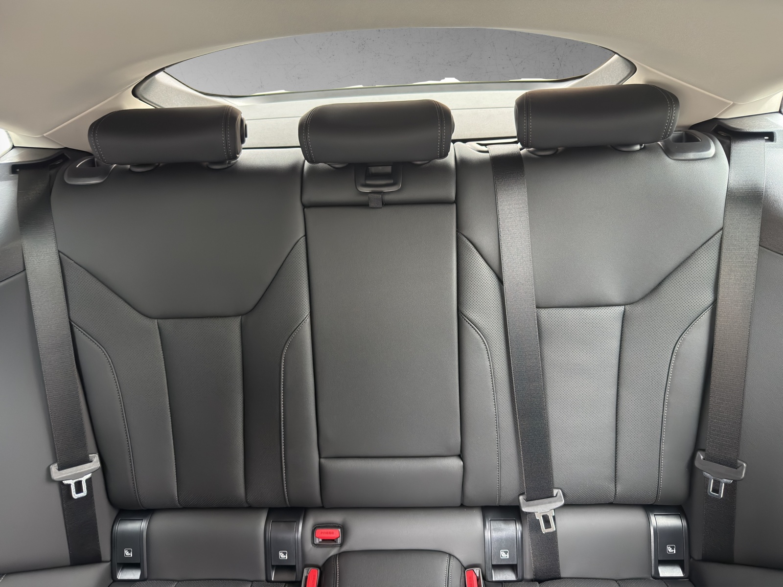 BMW i4 eDrive 40-image-16