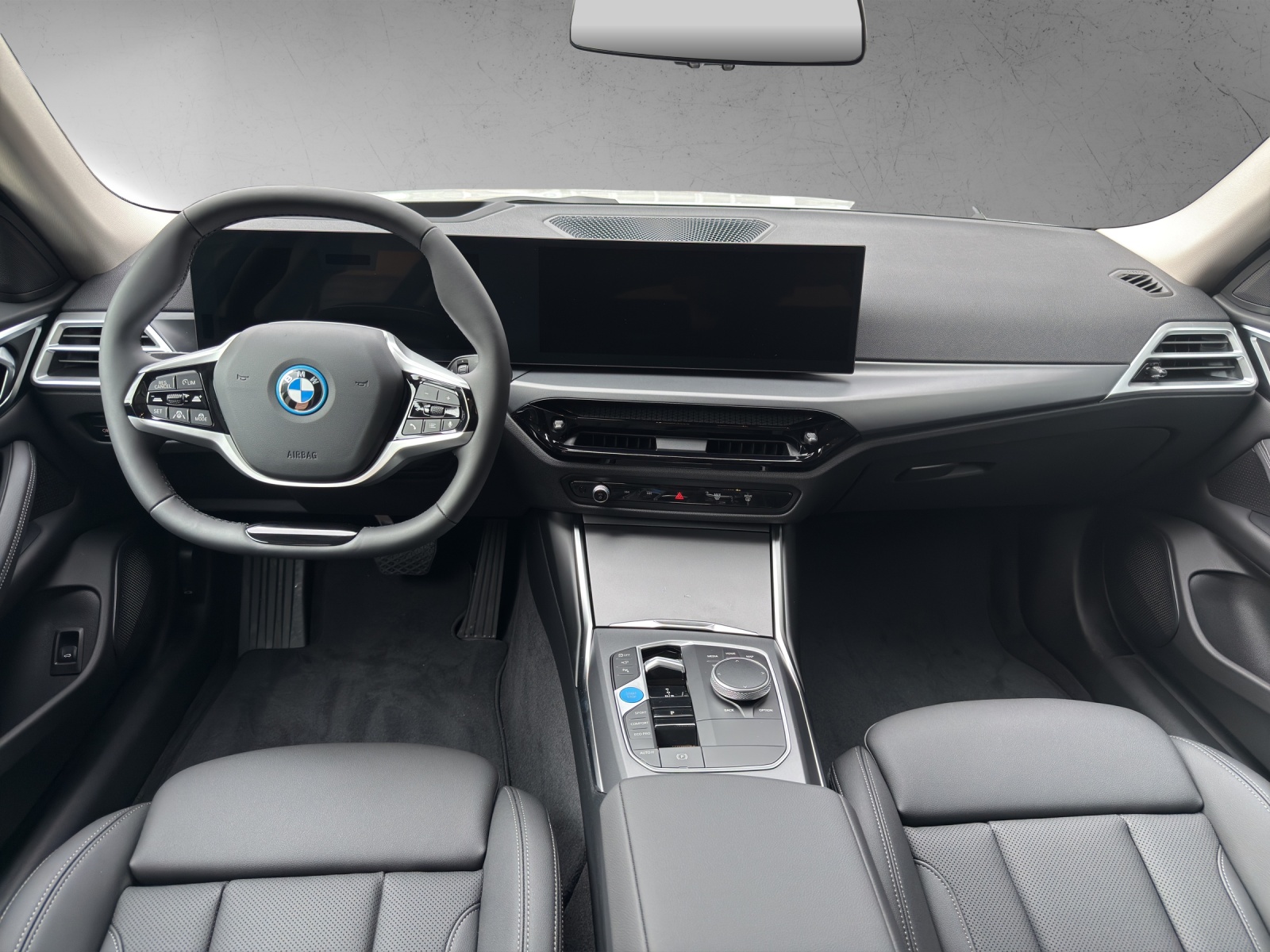 BMW i4 eDrive 40-image-13