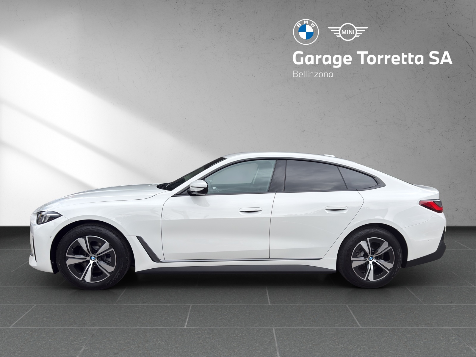 BMW i4 eDrive 40-image-1
