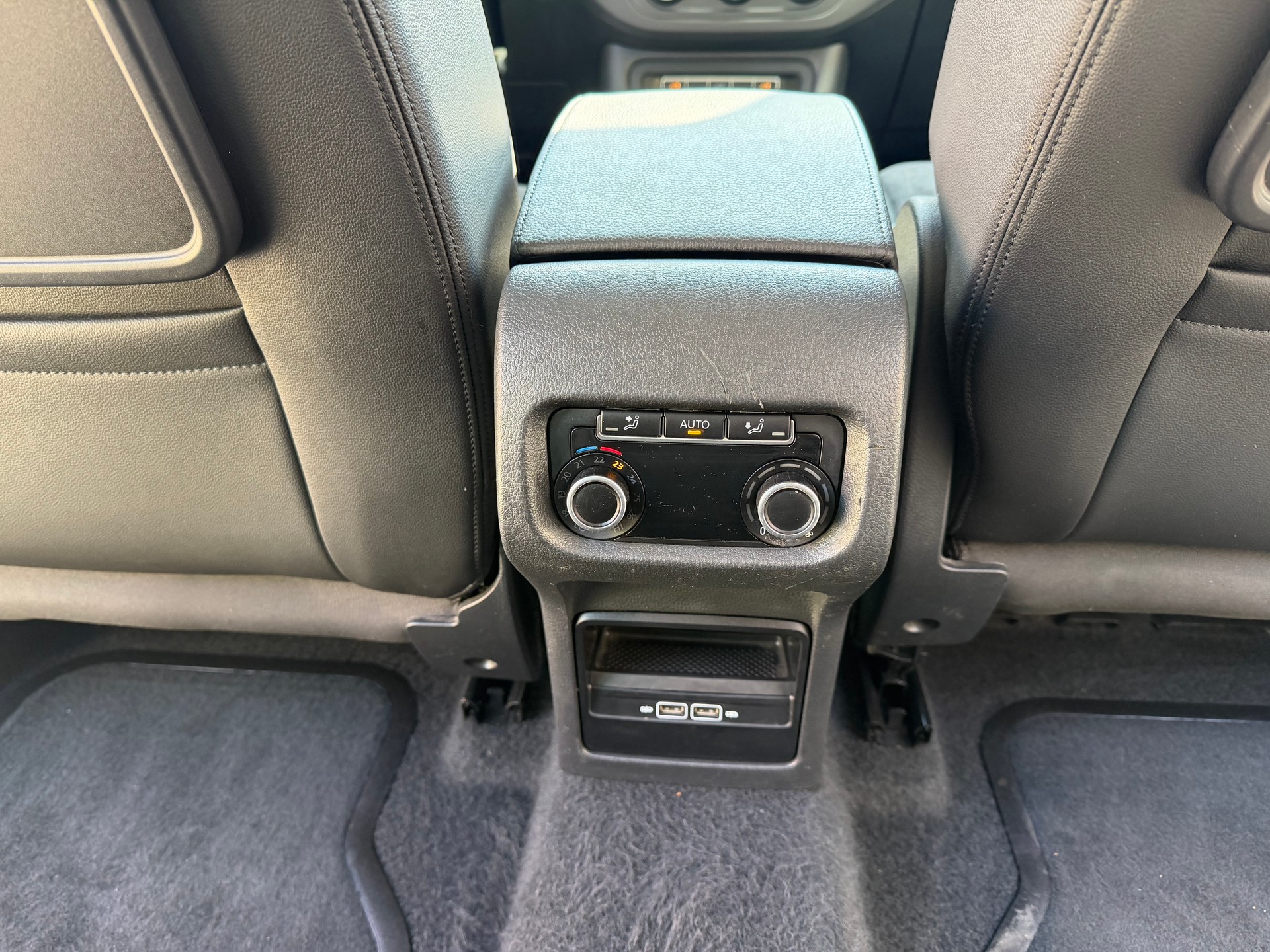 VW Sharan 1.4 TSI BlMT Highline DSG-image-13