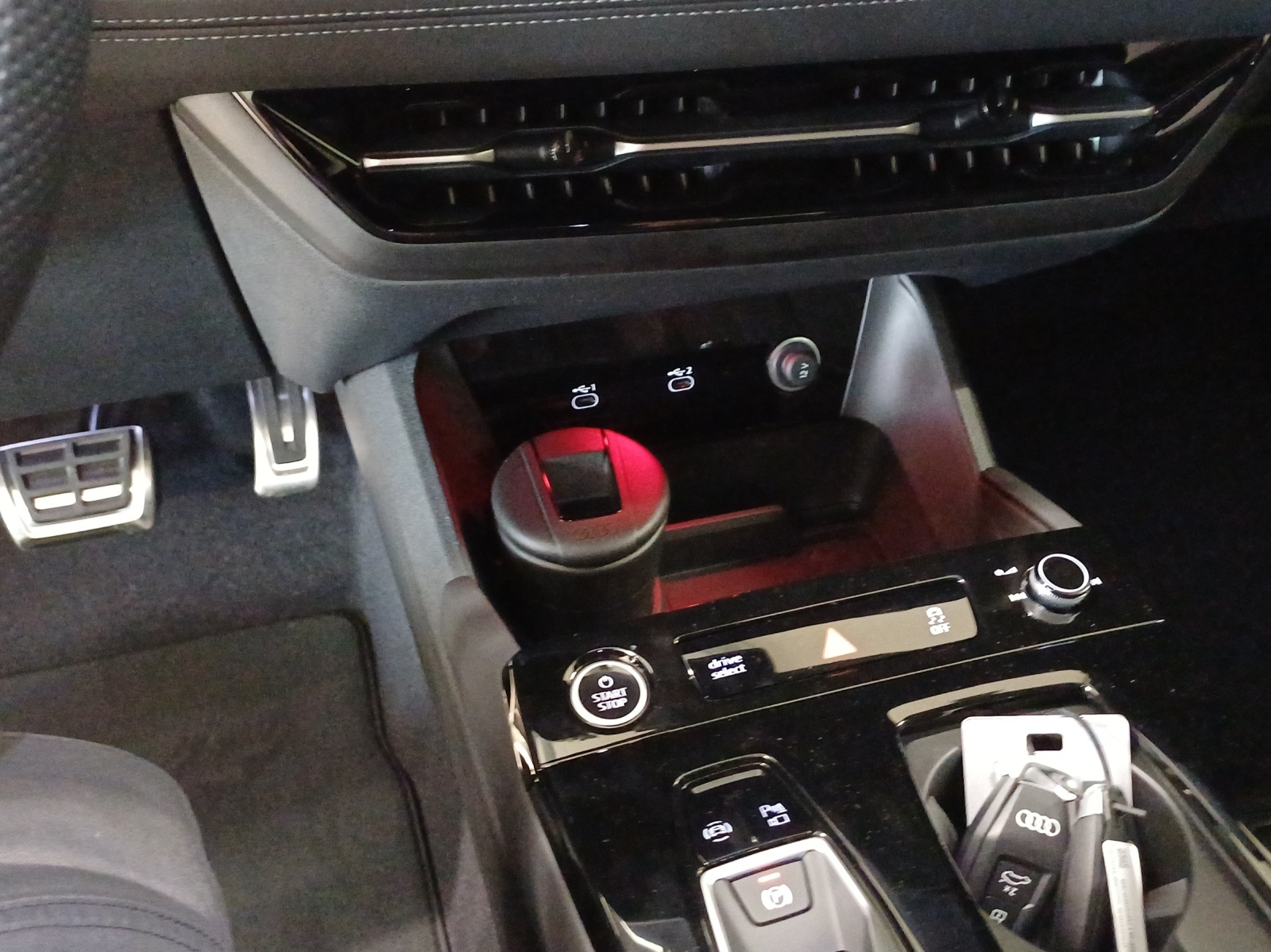 AUDI Q6 e-tron performance-image-10