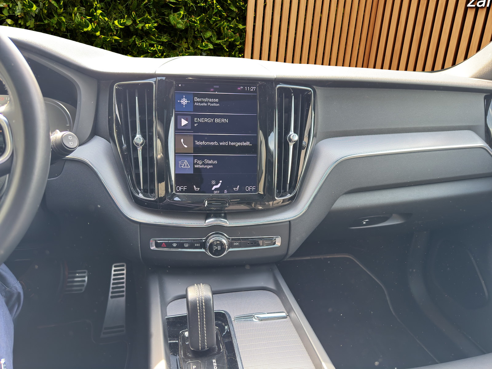VOLVO XC60 2.0 T8 TE R-Design eAWD-image-11