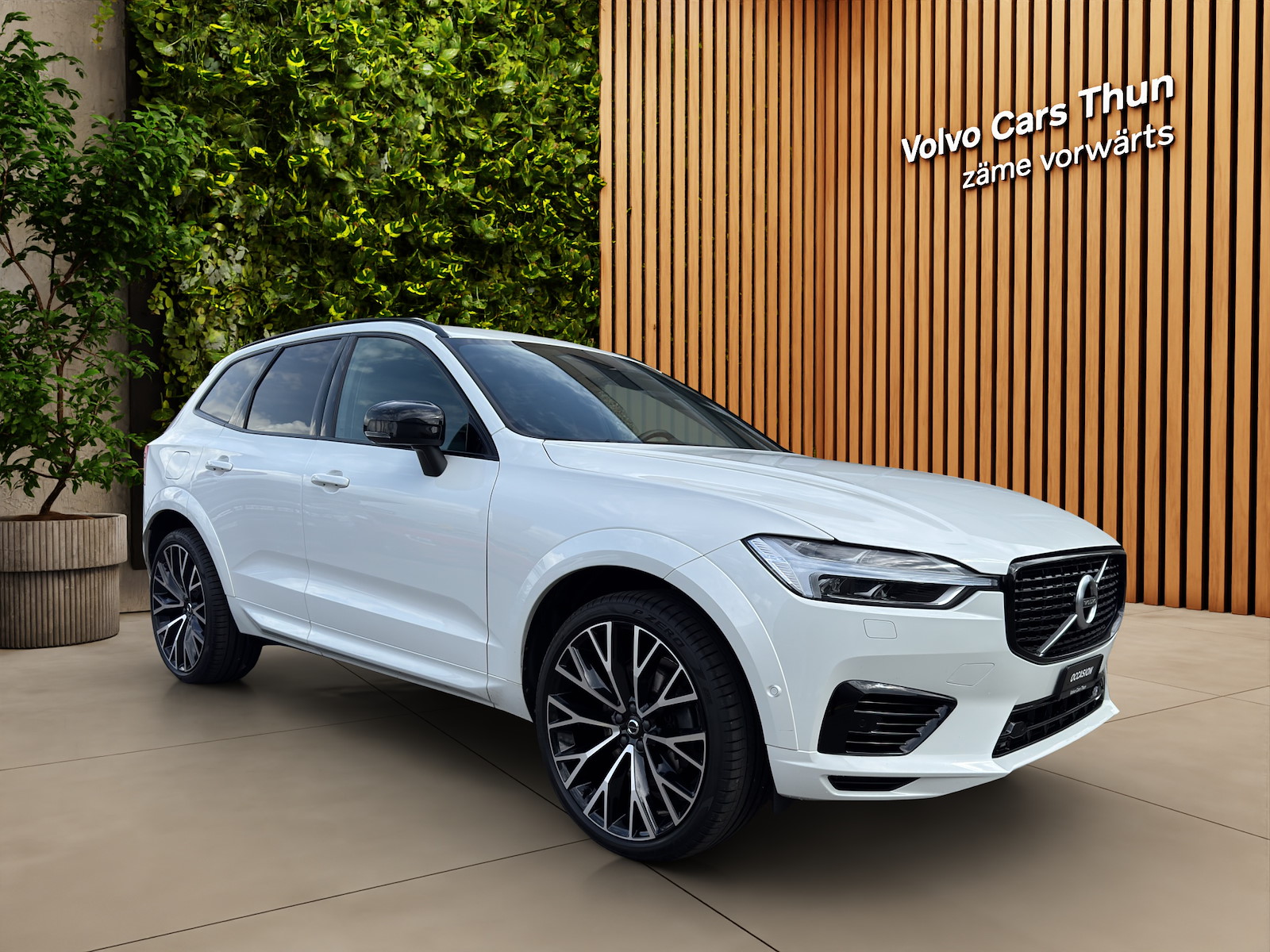 VOLVO XC60 2.0 T8 TE R-Design eAWD-image-2