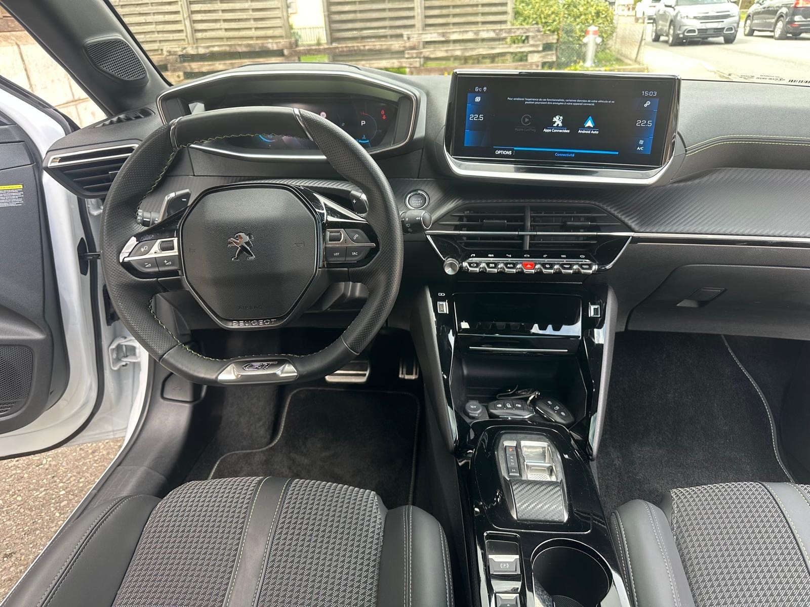 PEUGEOT 208 1.2 PureTech GT EAT8-image-6