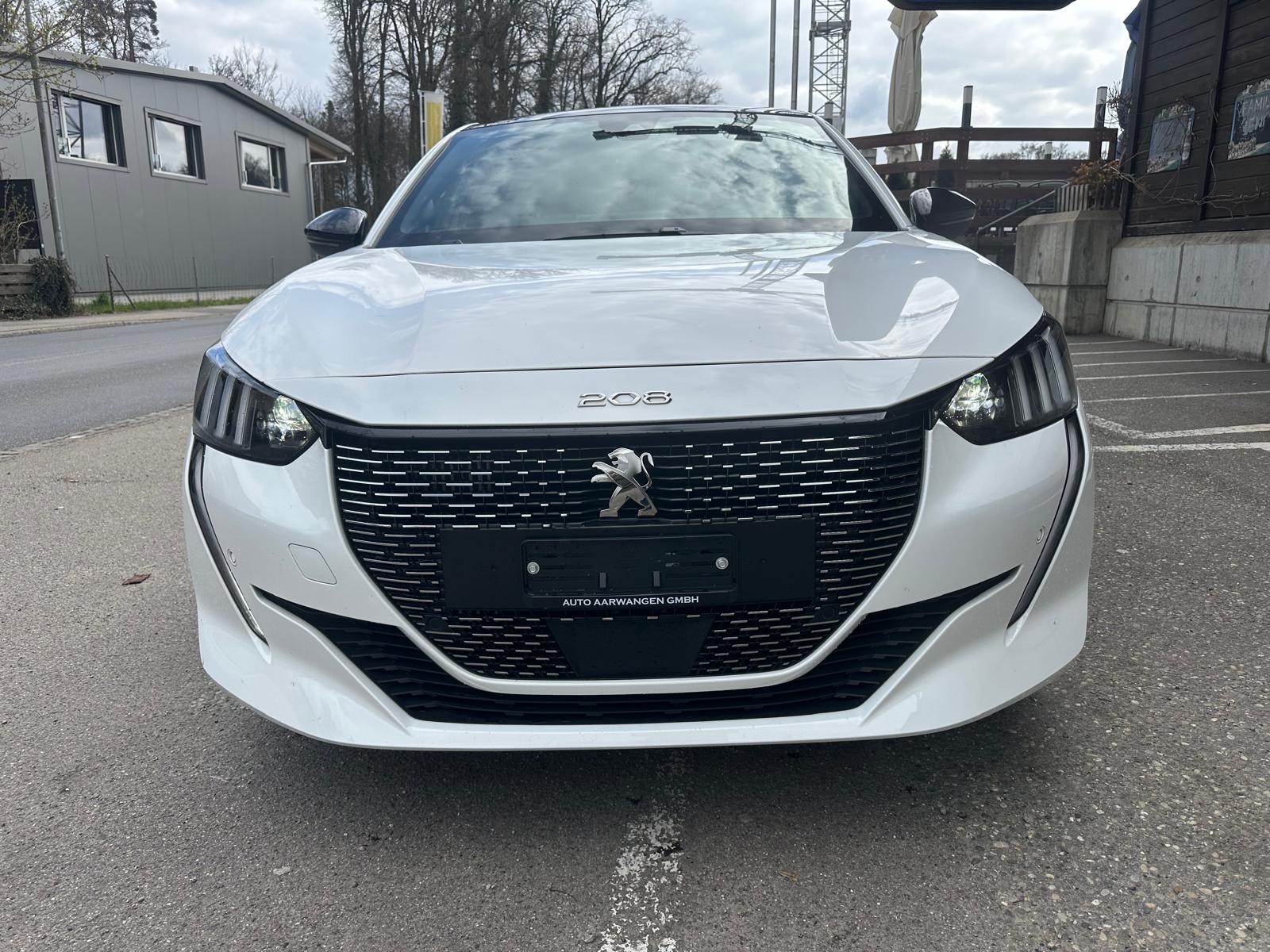 PEUGEOT 208 1.2 PureTech GT EAT8-image-4