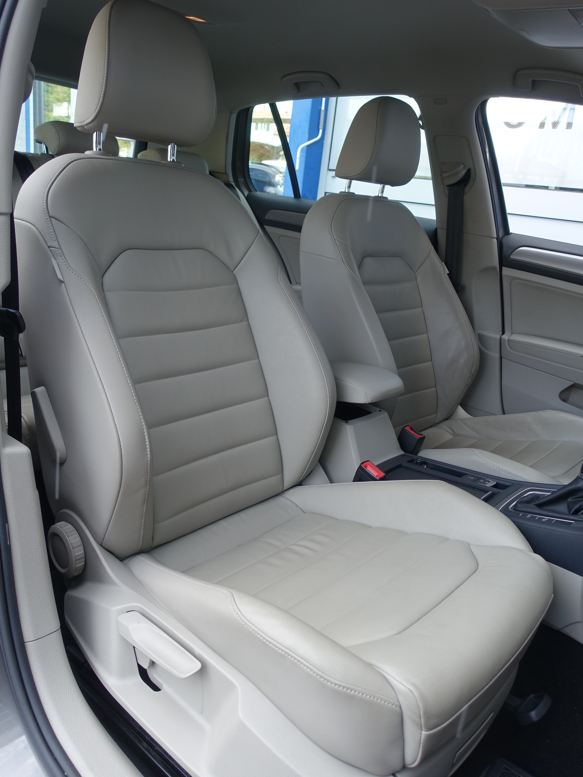 VW Golf 1.2 TSI Comfortline DSG-image-9