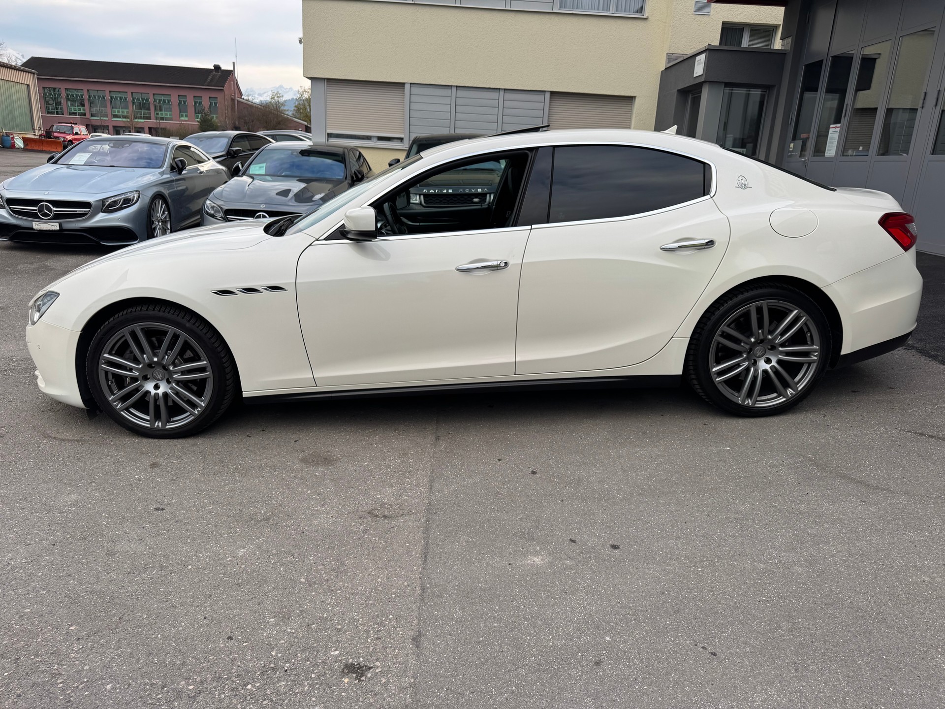 MASERATI Ghibli S Q4 3.0 V6 Swiss Mountain Ed. Automatica-image-8