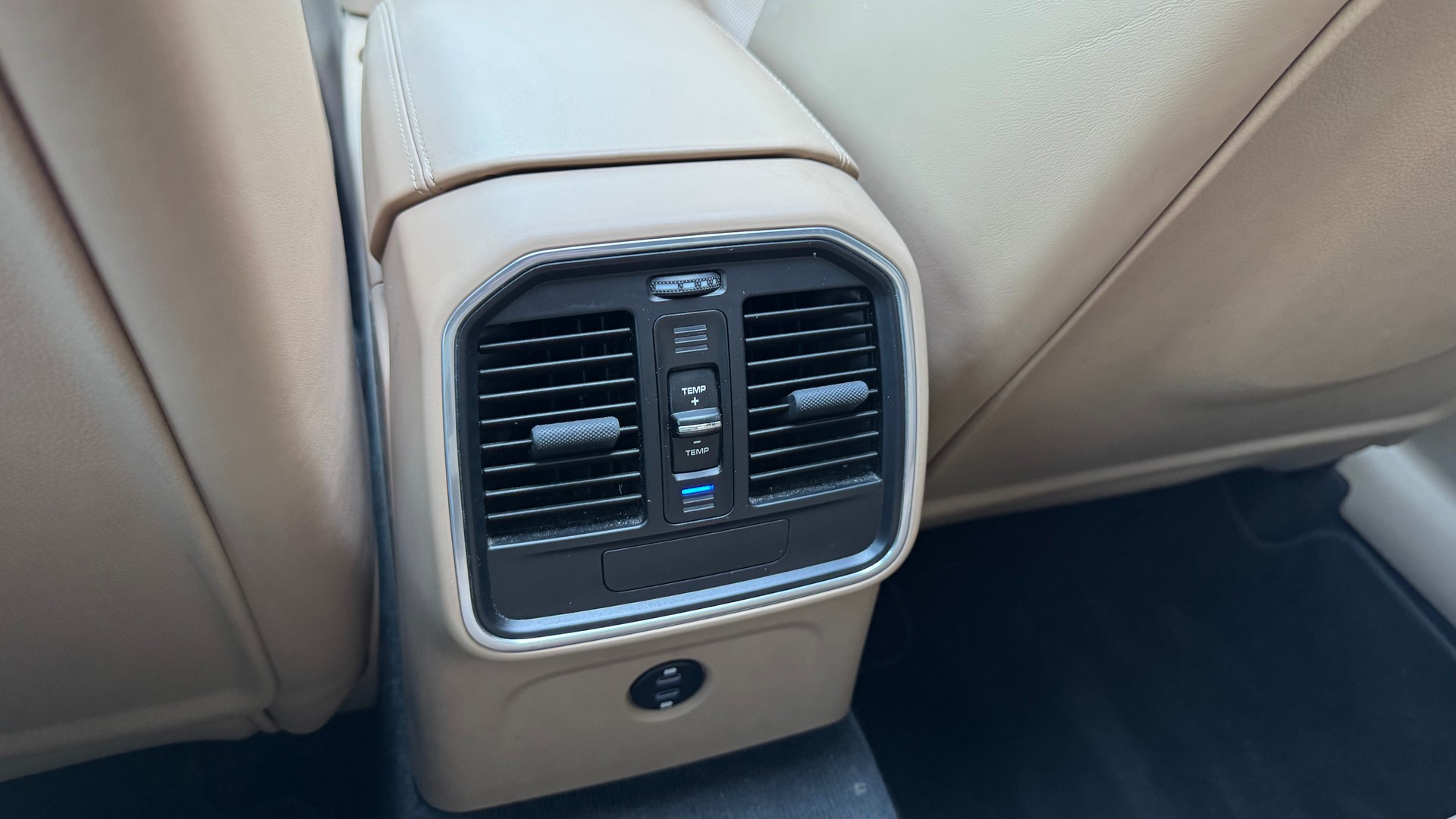 PORSCHE Macan Turbo PDK-image-23