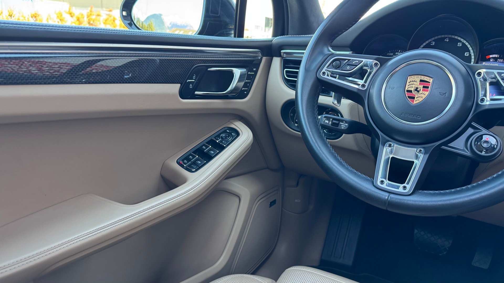 PORSCHE Macan Turbo PDK-image-24