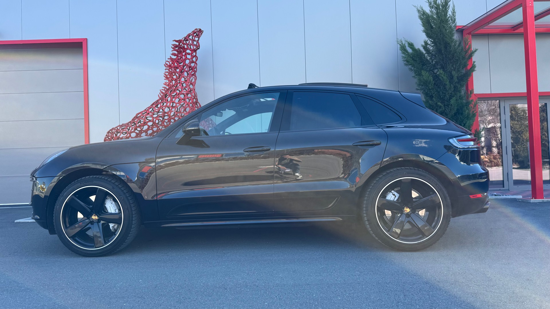 PORSCHE Macan Turbo PDK-showroom-element-1