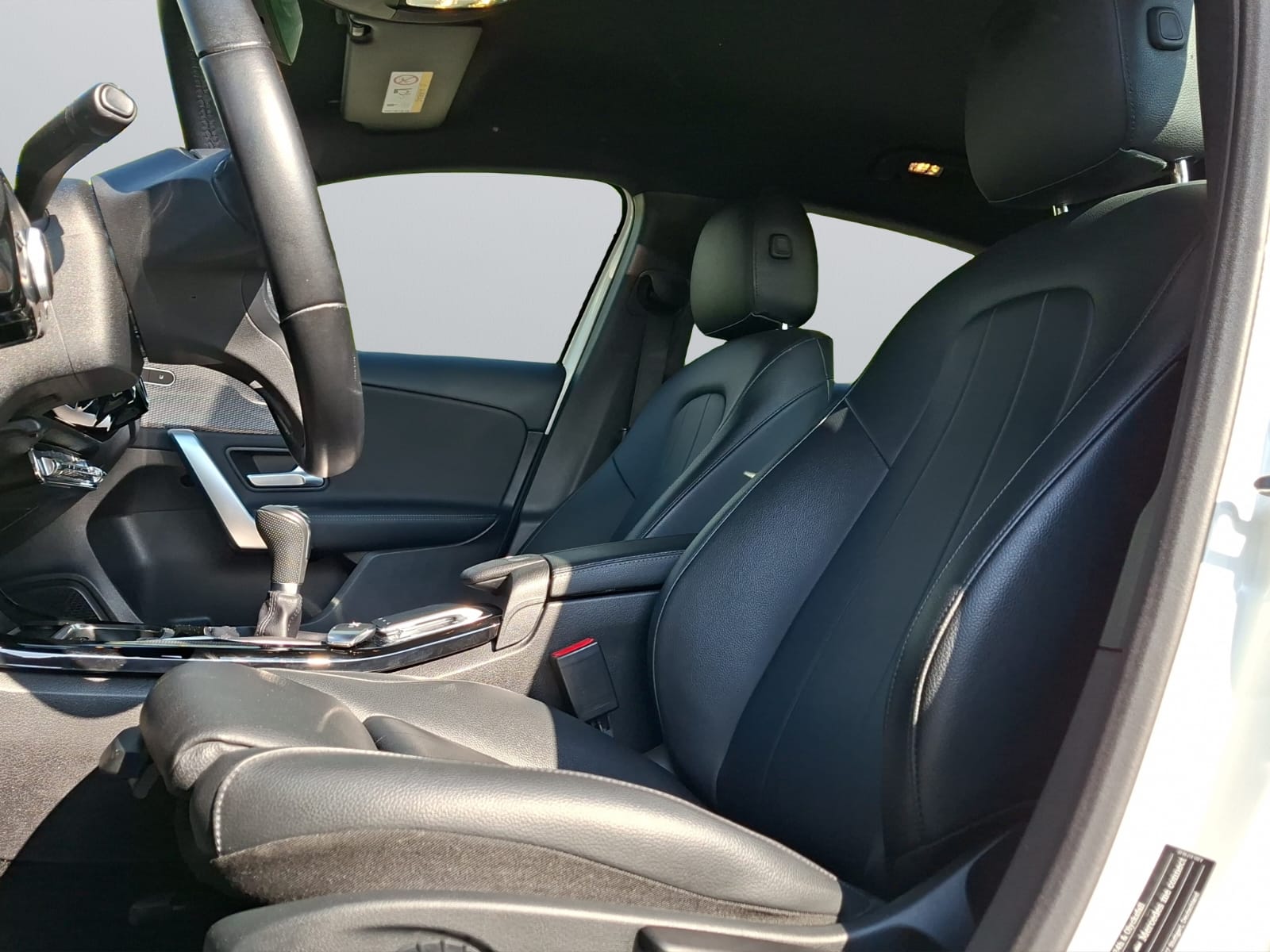 MERCEDES-BENZ A 180-image-12