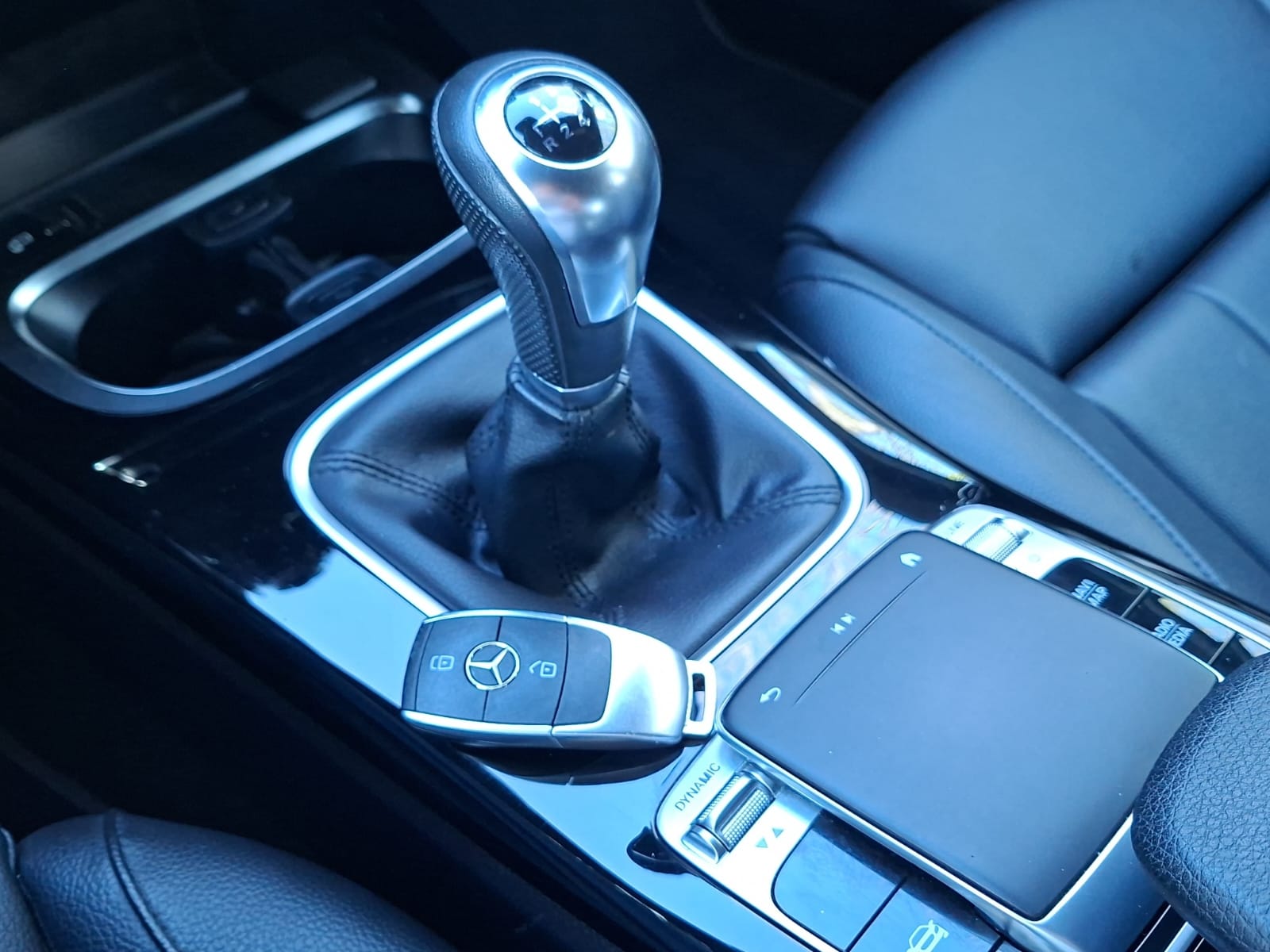 MERCEDES-BENZ A 180-image-19