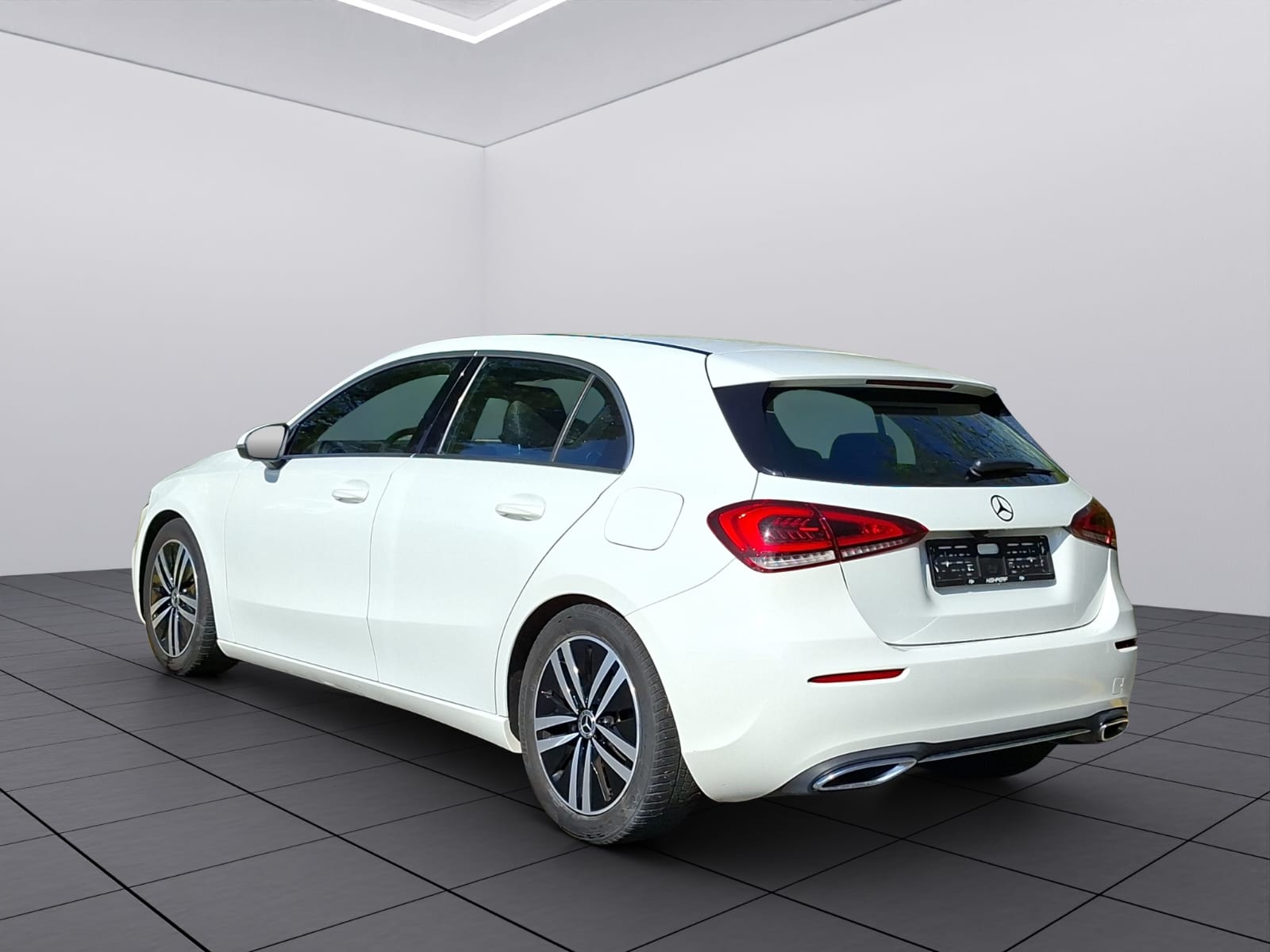 MERCEDES-BENZ A 180-image-5