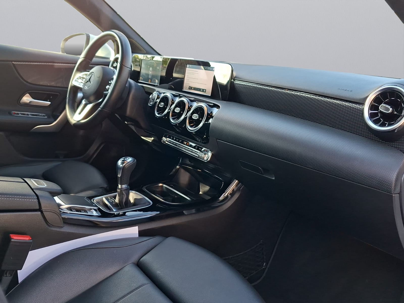 MERCEDES-BENZ A 180-image-10