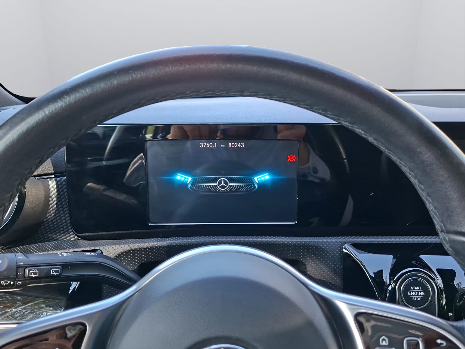 MERCEDES-BENZ A 180-image-18