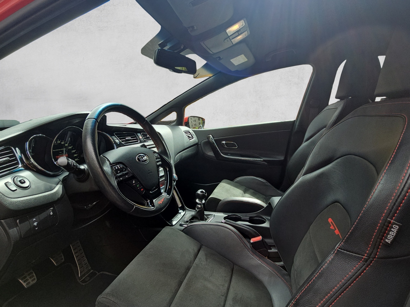 KIA Cee'd 1.6 GDi Turbo GT-image-6