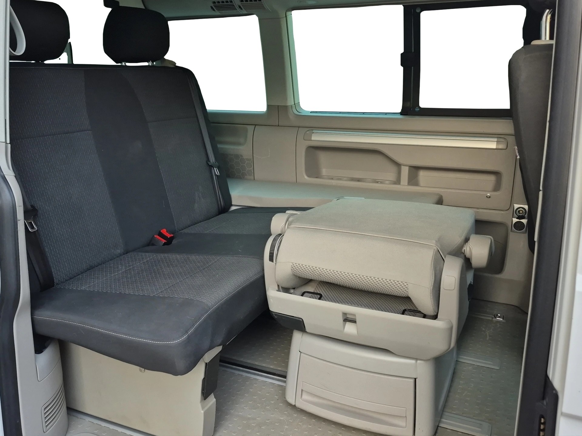 VW T6 California 2.0 TDI Beach DSG Anhängerkupplung-image-9