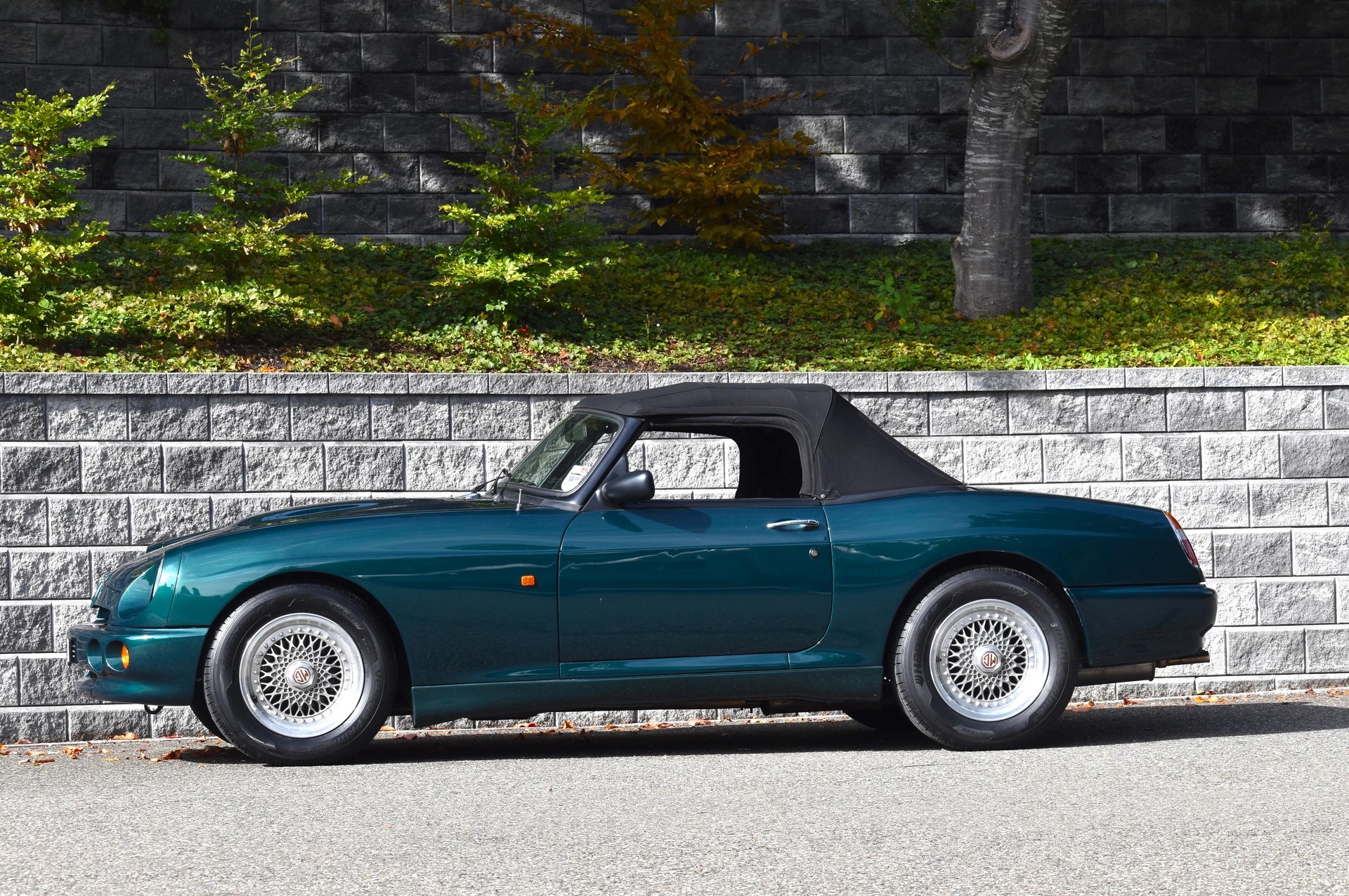 MG R V8 3.9, 200 PS-image-4