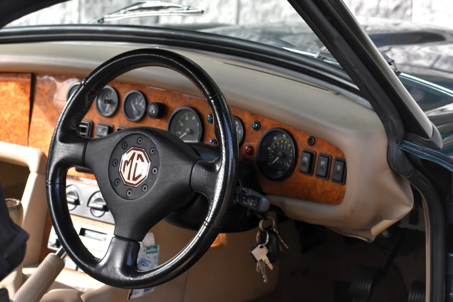 MG R V8 3.9, 200 PS-image-10